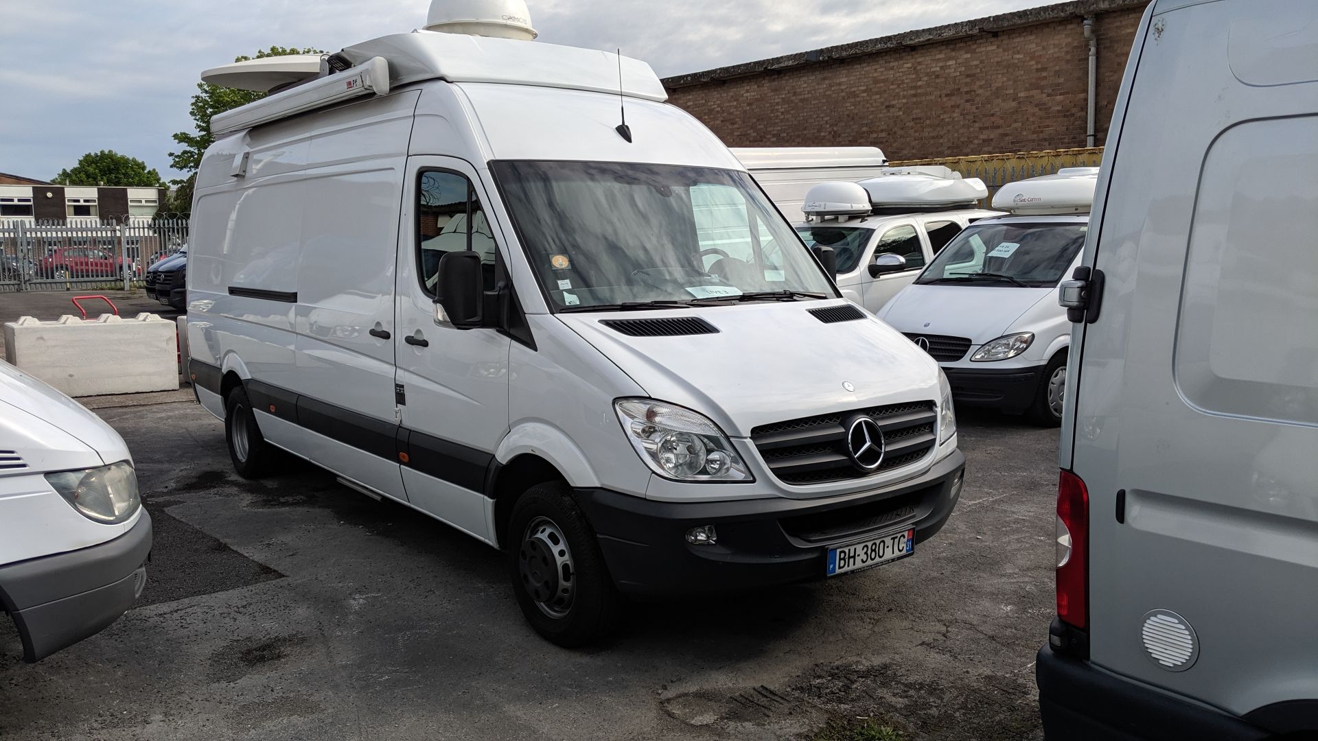 Mercedes 519 CDi 4 Camera (upgradable to 6) HD OB Van - Image 2 of 60