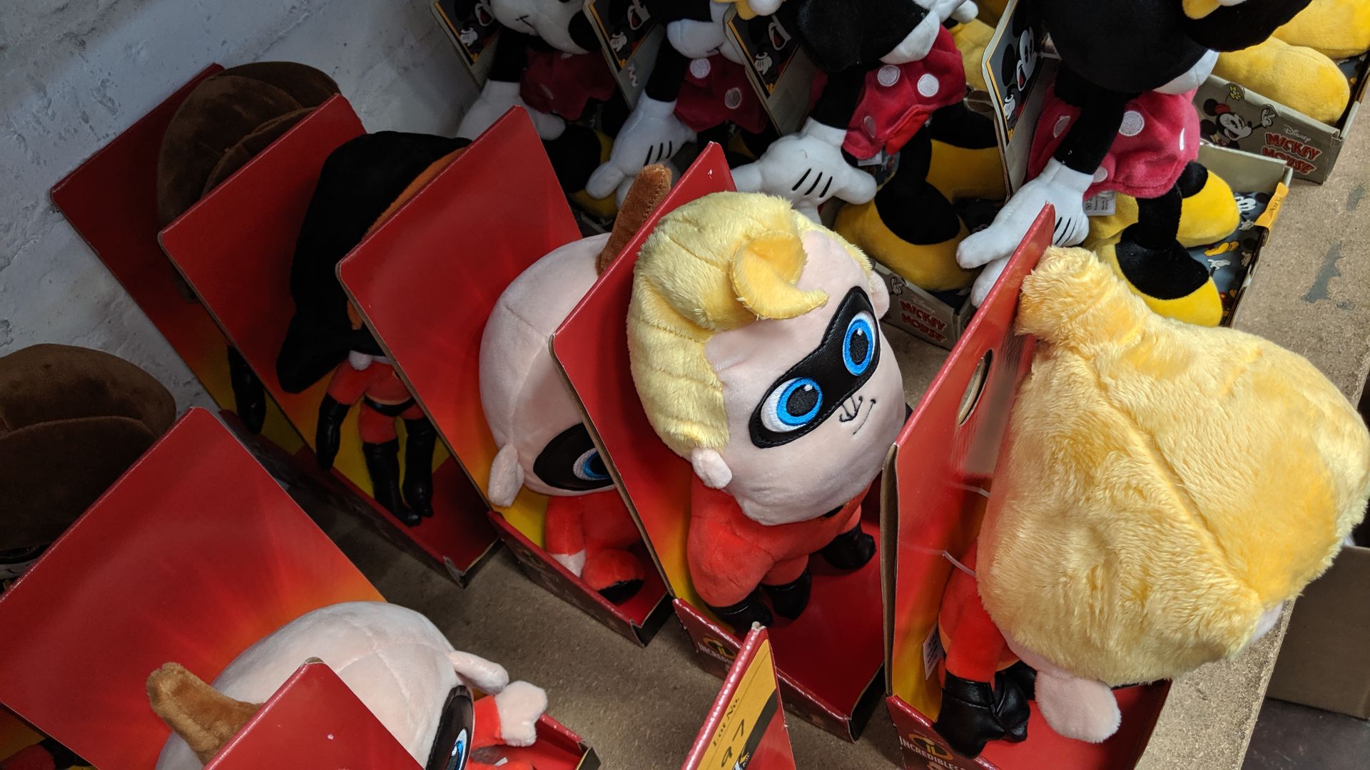 10 off Posh Paws circa 10" Incredibles 2 assorted design soft toys This lot is one of a number of - Image 3 of 3