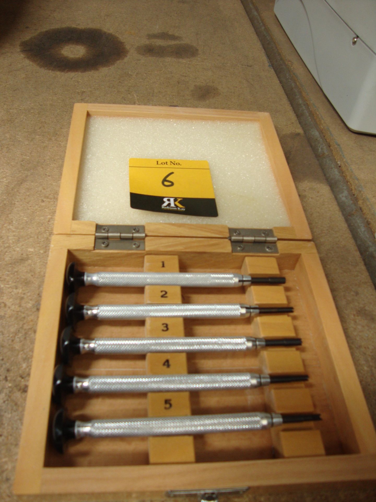 Box containing 5 piece precision turret & box screwdriver set All the lots in this auction are being