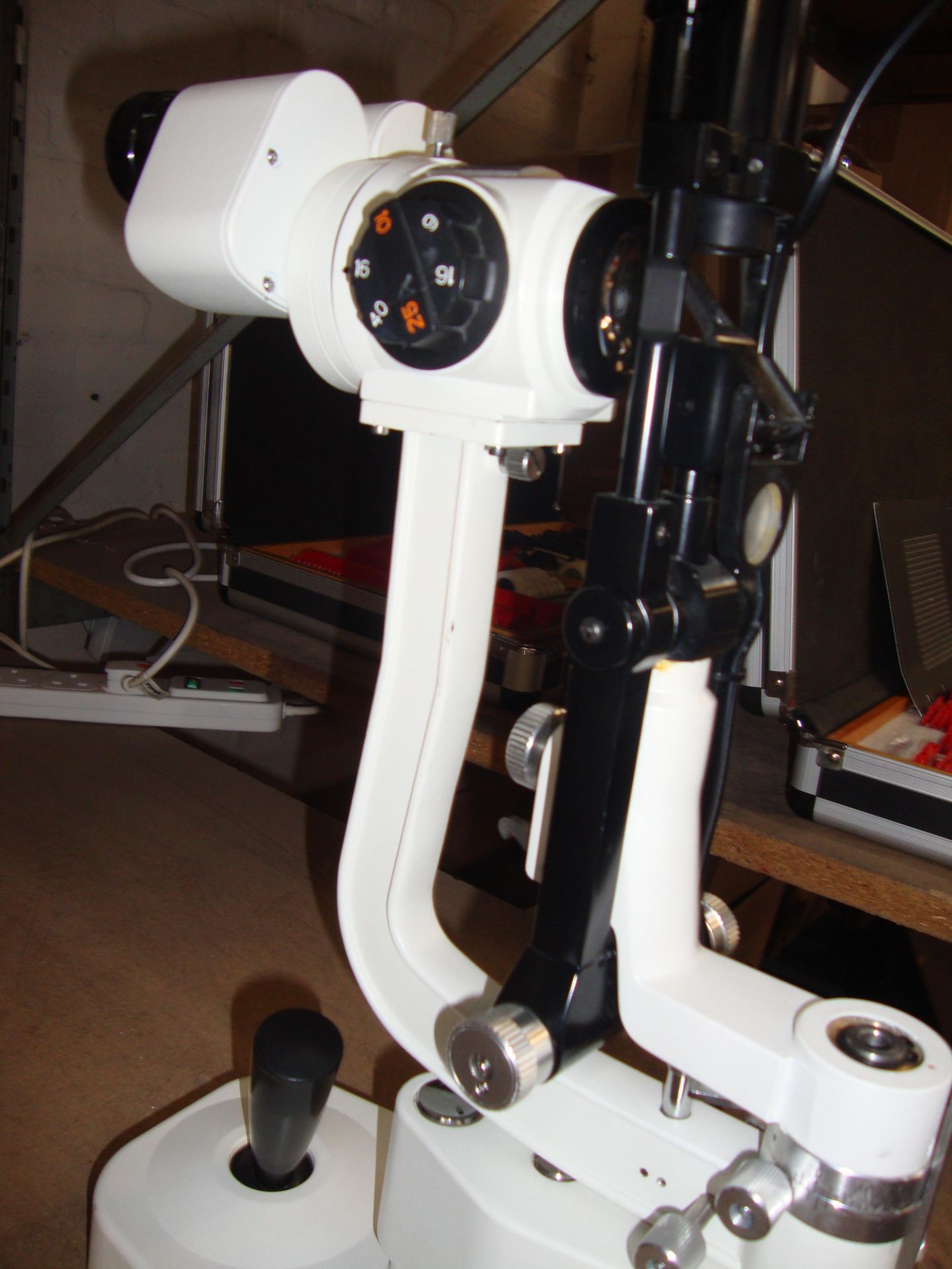 Pacific Optics model YZ5FI slit lamp All the lots in this auction are being sold on behalf of Galaxy - Image 2 of 4