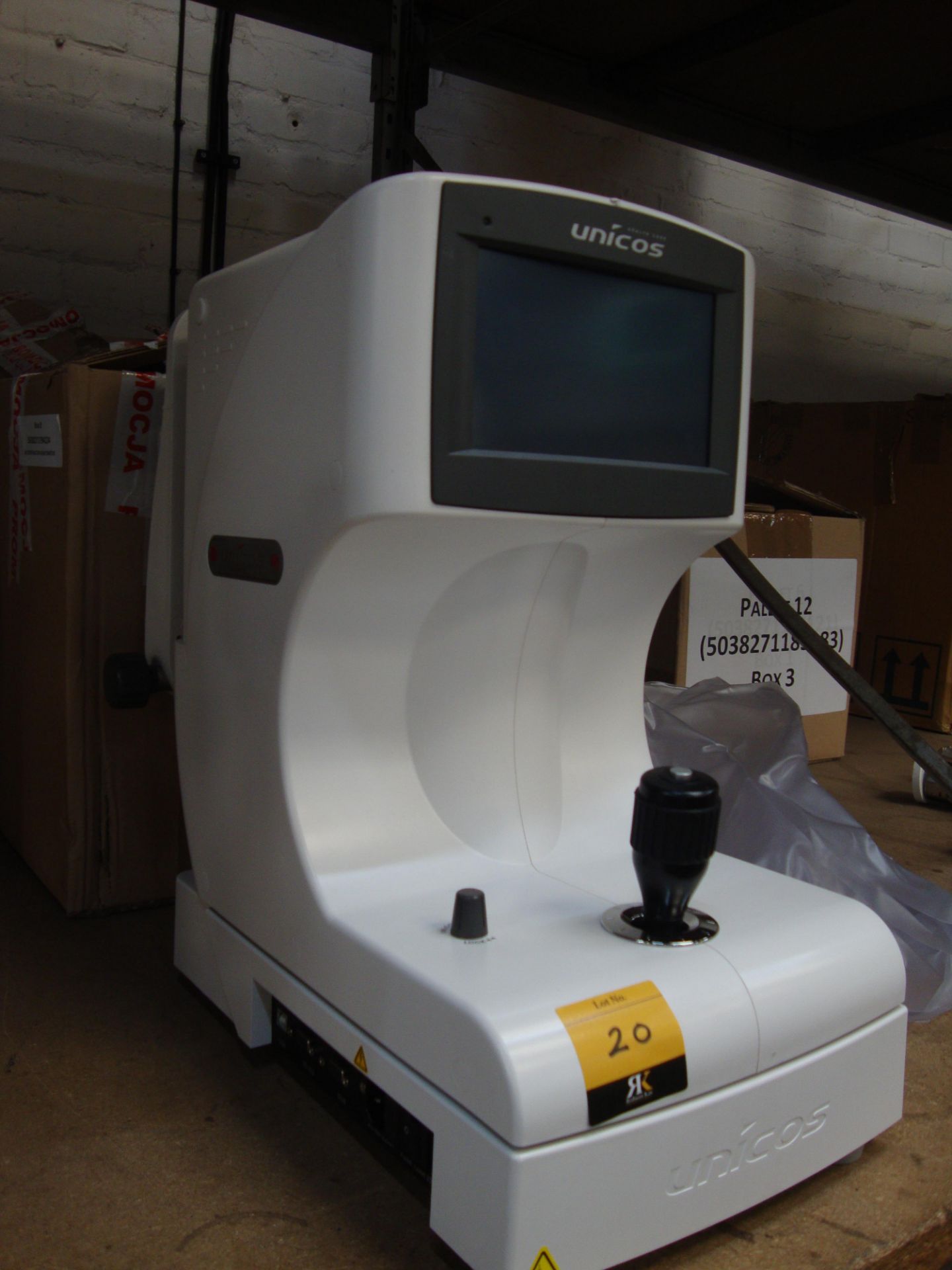 Unicos autorefractor keratometer model URK-700 All the lots in this auction are being sold on behalf