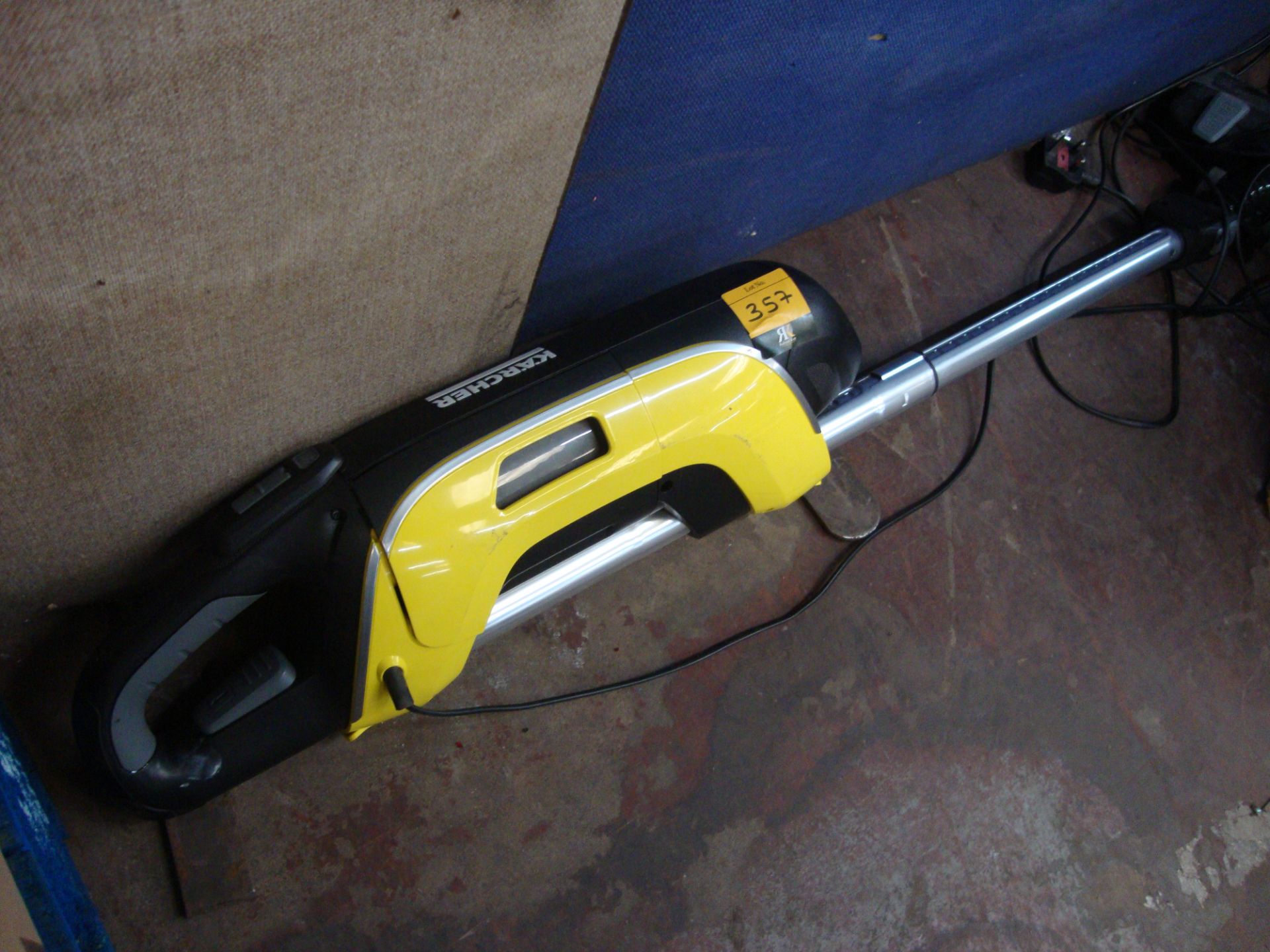 Karcher "stick" vacuum cleaner All the lots in this auction are being sold on behalf of Galaxy