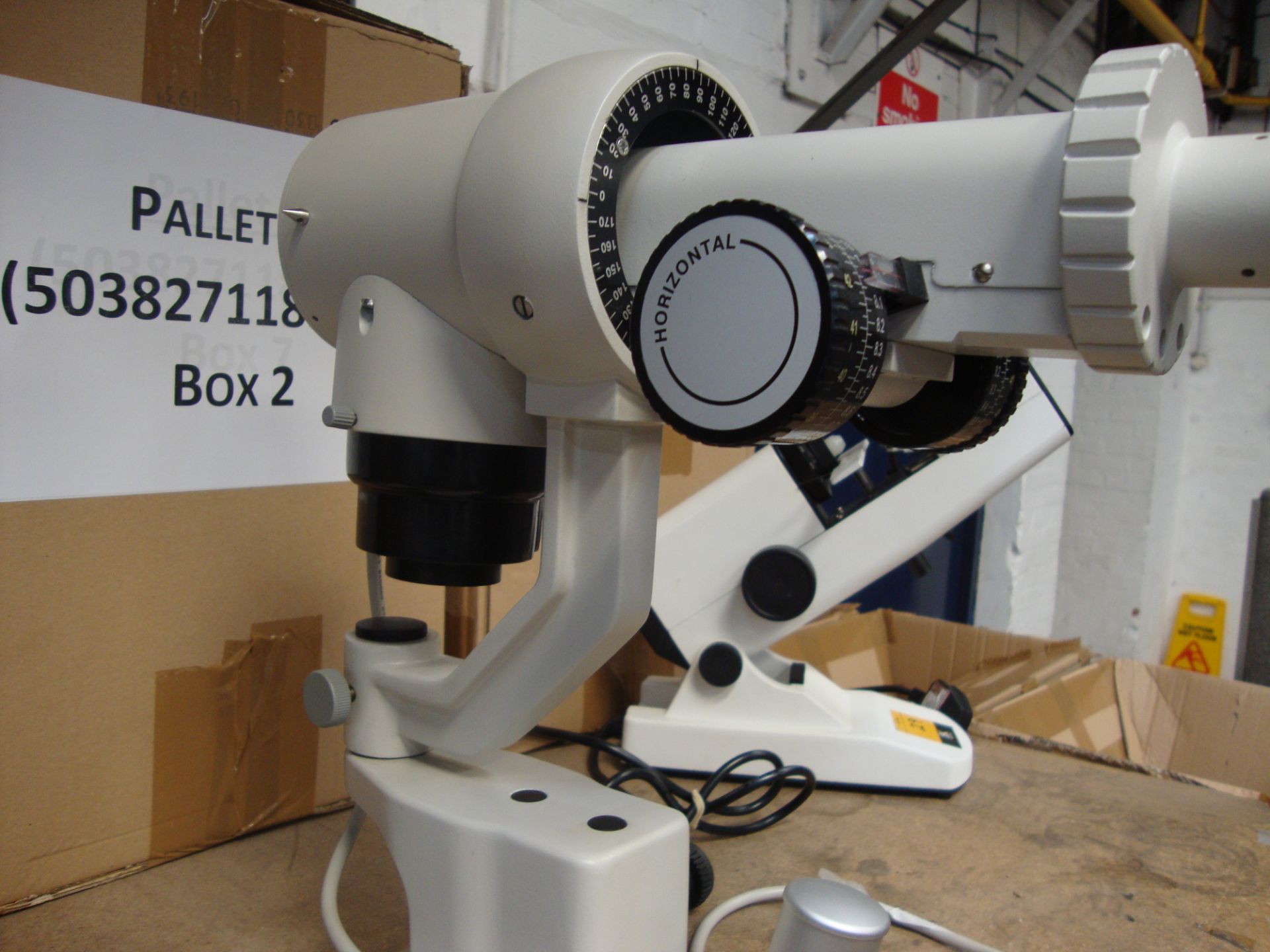 Model KMS6 keratometer All the lots in this auction are being sold on behalf of Galaxy Optical as - Image 4 of 4