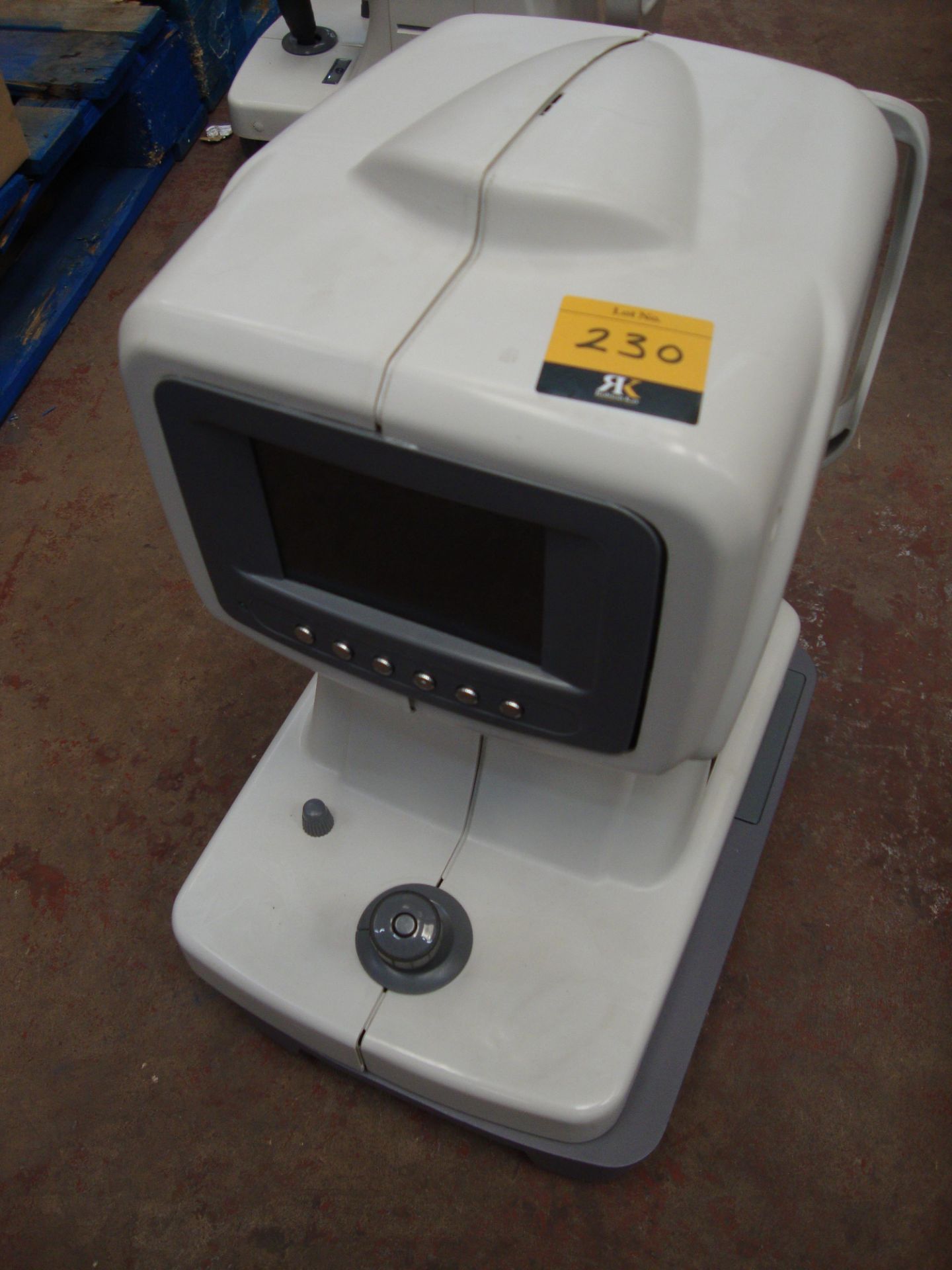 M DOP model RMK-200 autoref keratometer All the lots in this auction are being sold on behalf of - Image 4 of 5