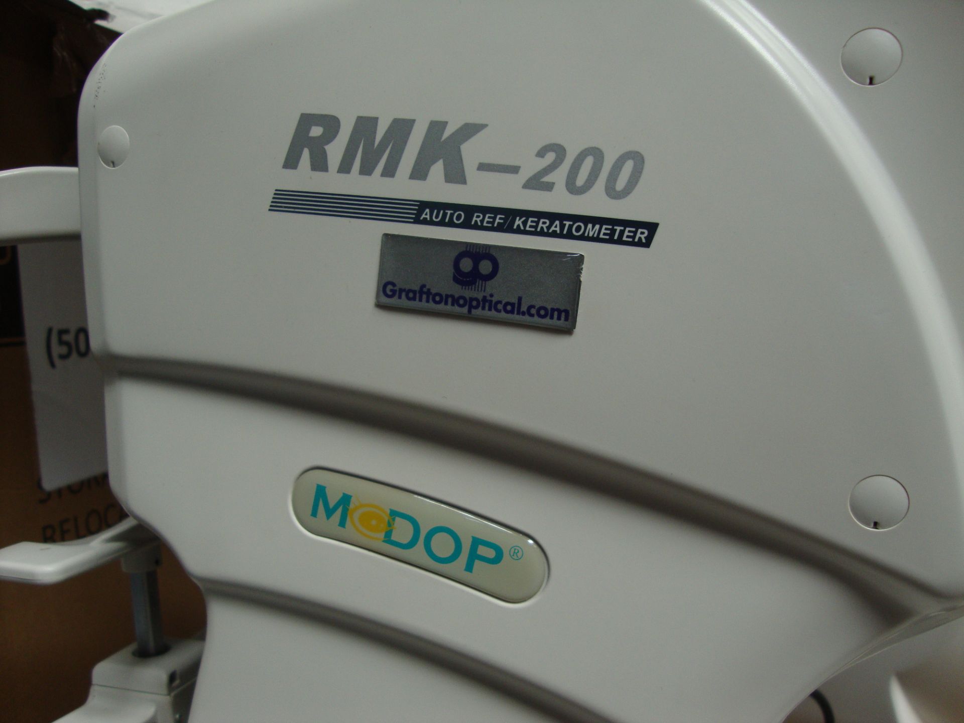 RMK-200 autorefractometer keratometer All the lots in this auction are being sold on behalf of - Image 2 of 4