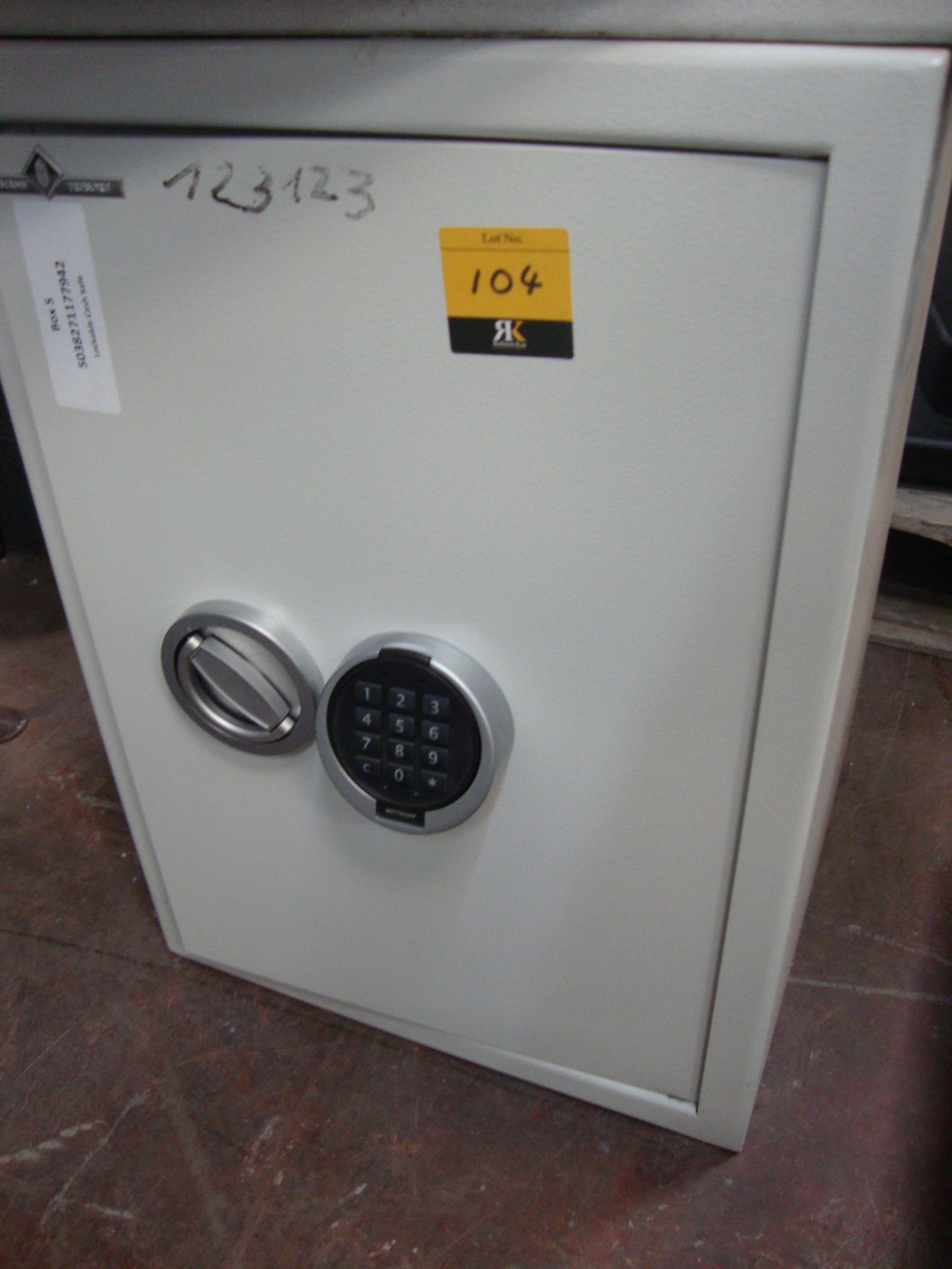 Hartmann Tresore model Bayreuth Class S2 high security safe, year of manufacture 2016. This lot