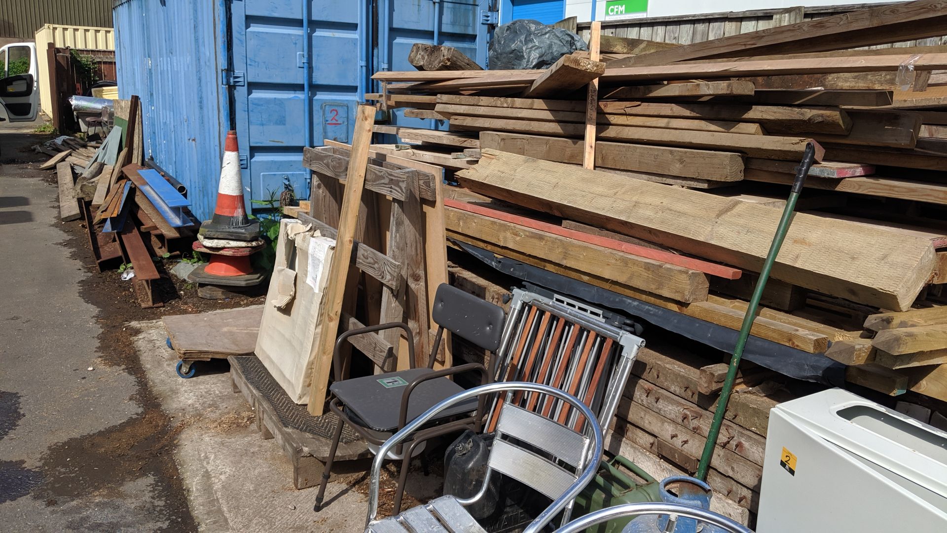 Complete contents of the yard (excluding the two dust extractors and the panels of building cladding - Image 25 of 65