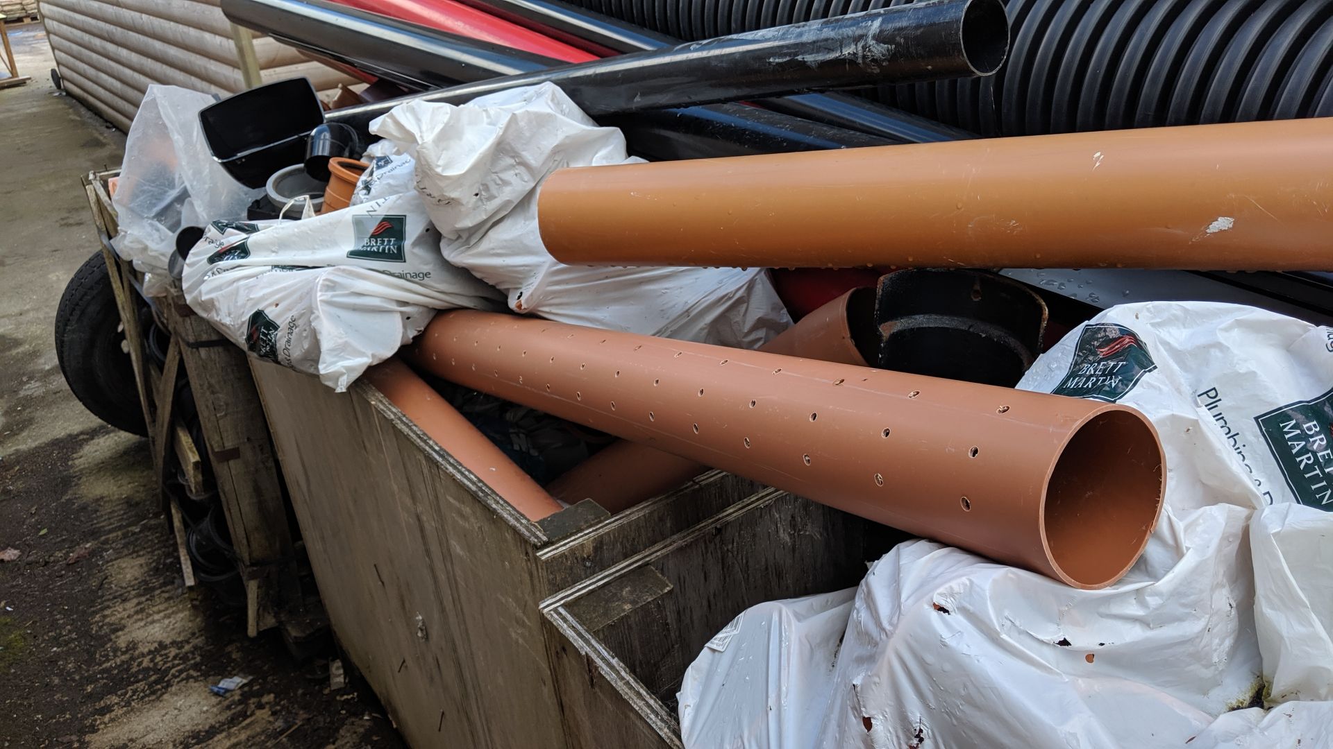 Complete contents of the yard (excluding the two dust extractors and the panels of building cladding - Image 53 of 65