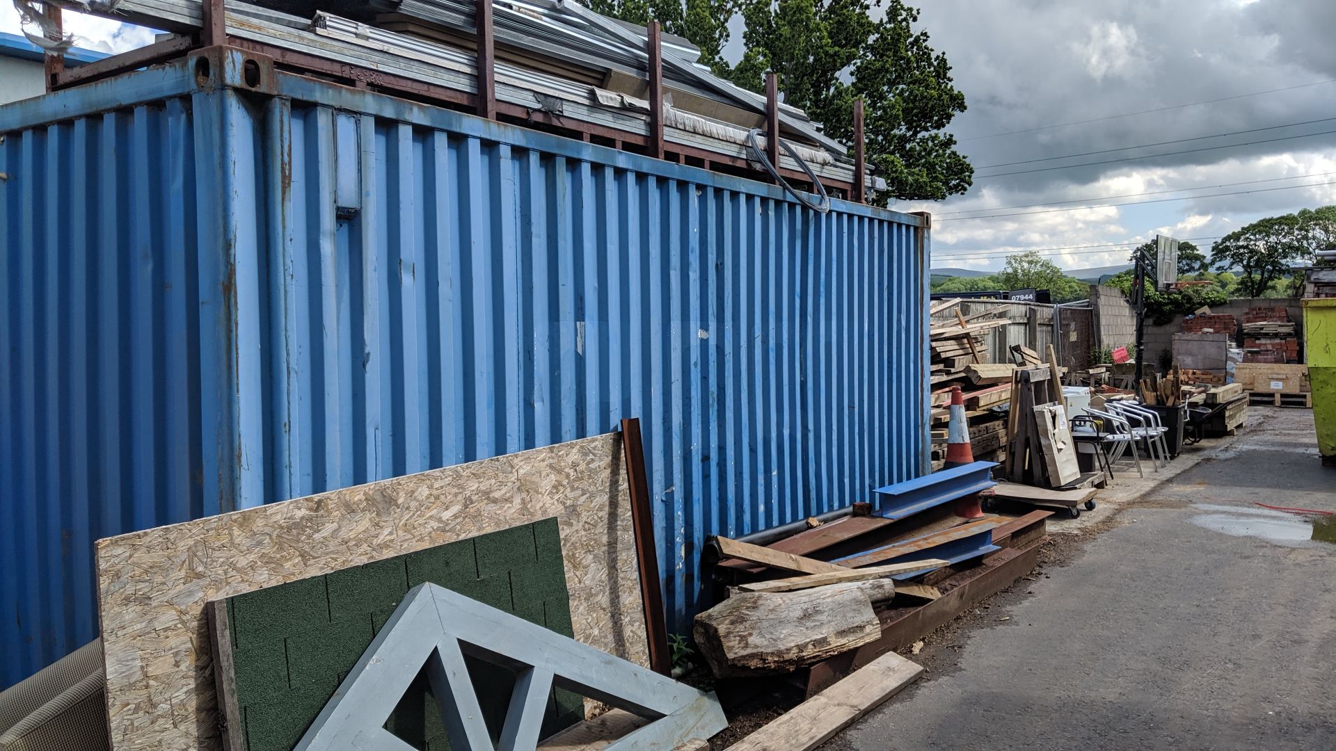 Complete contents of the yard (excluding the two dust extractors and the panels of building cladding - Image 39 of 65