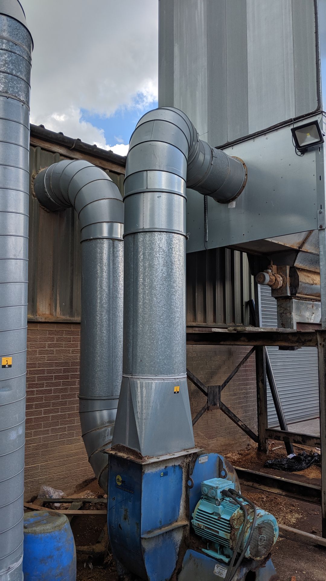 2 off large external dust extractors including ducting attached to each unit, running throughout the - Image 12 of 44