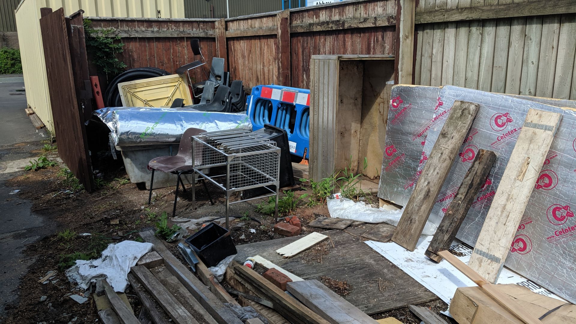 Complete contents of the yard (excluding the two dust extractors and the panels of building cladding - Image 31 of 65