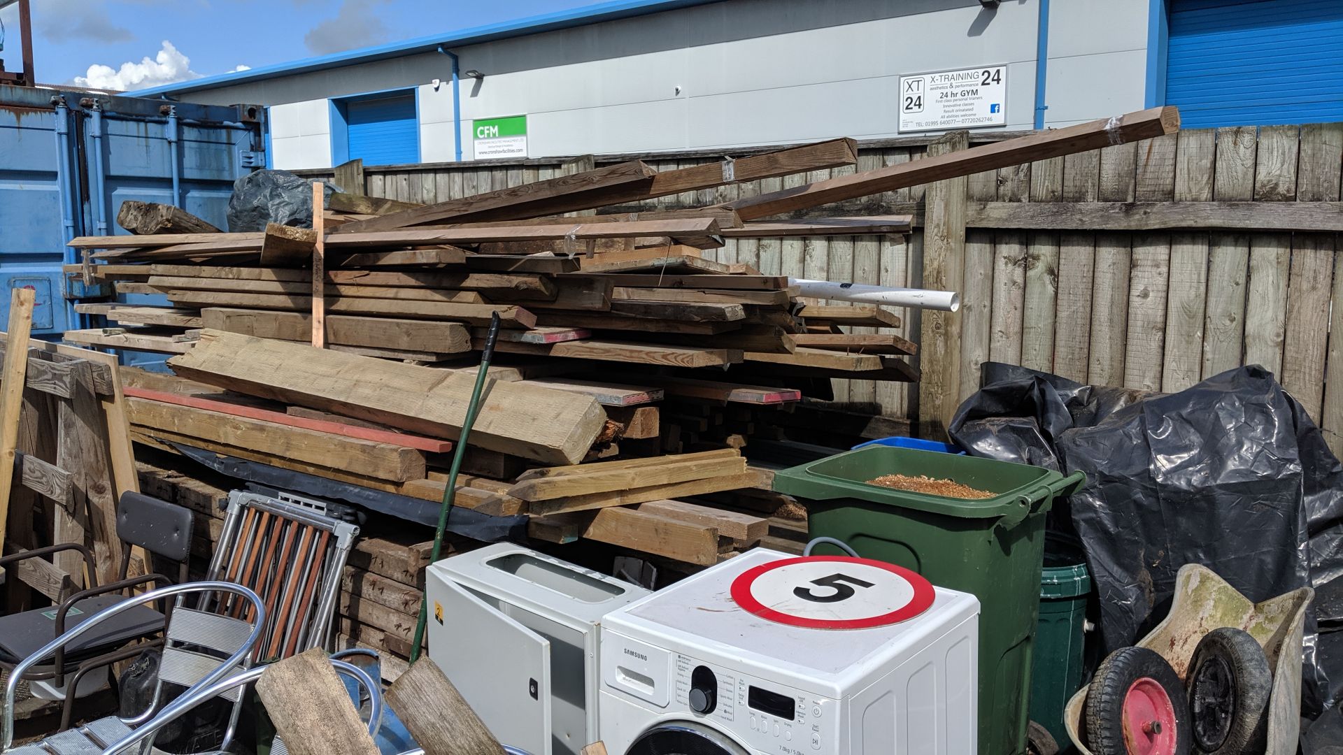 Complete contents of the yard (excluding the two dust extractors and the panels of building cladding - Image 24 of 65