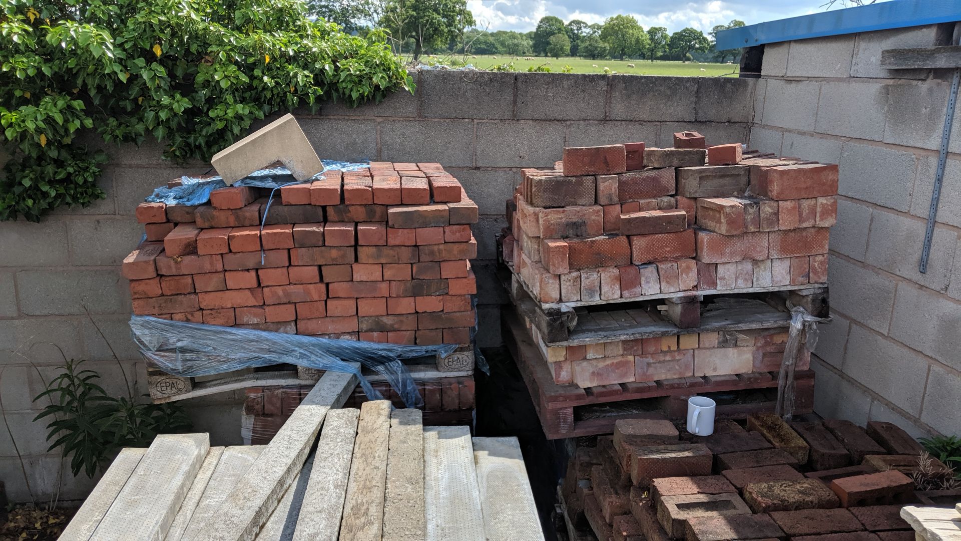 Complete contents of the yard (excluding the two dust extractors and the panels of building cladding - Image 10 of 65