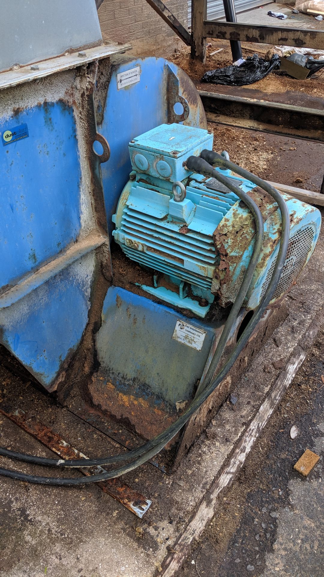 2 off large external dust extractors including ducting attached to each unit, running throughout the - Image 14 of 44