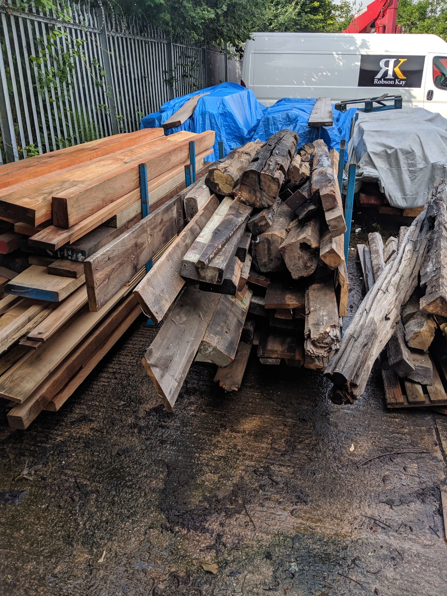 The contents of a pallet of assorted reclaimed timber. NB the stillage is excluded so the - Image 4 of 6