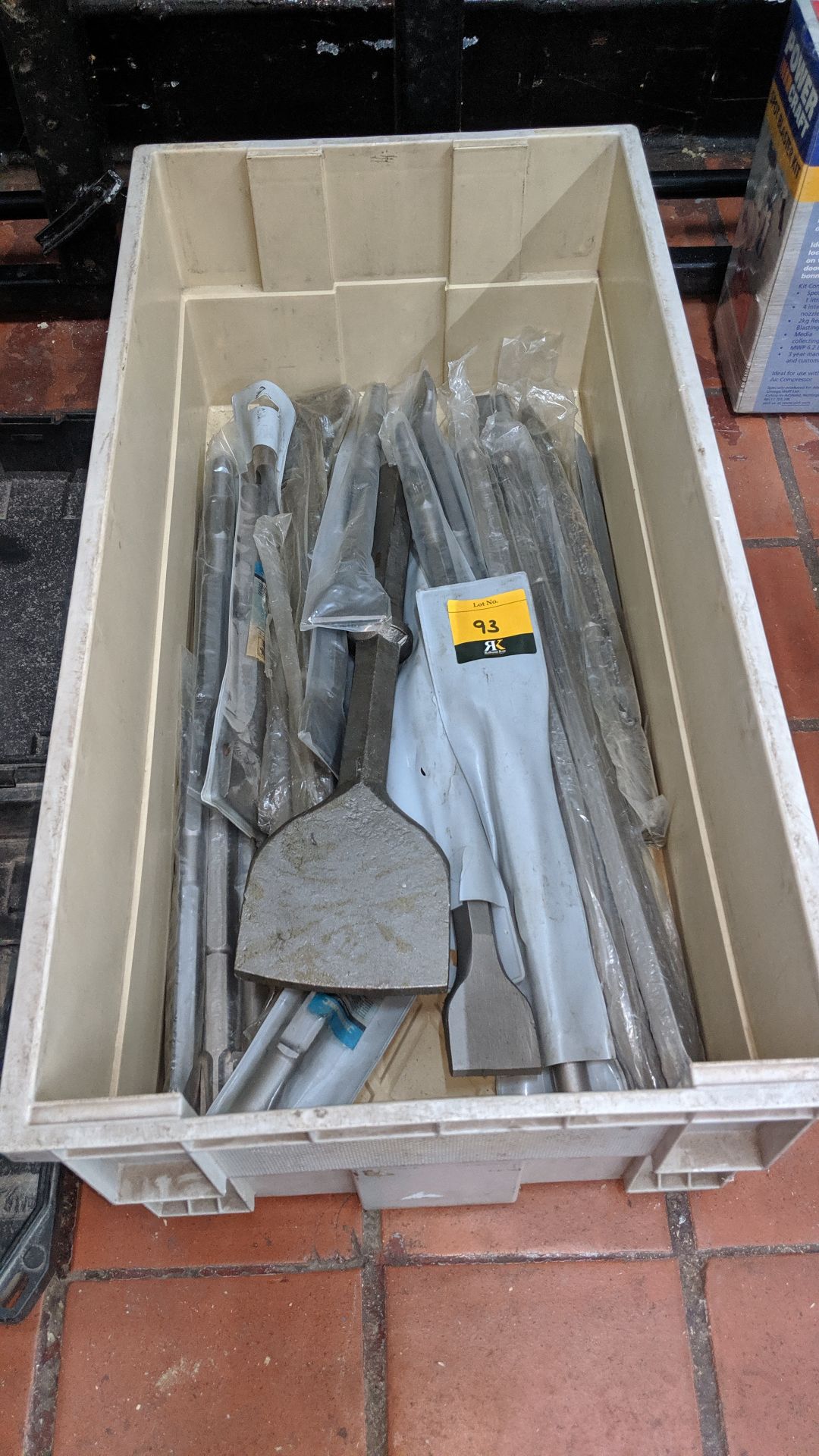 The contents of a crate of new unused heavy duty hammer drill bits IMPORTANT: Please remember