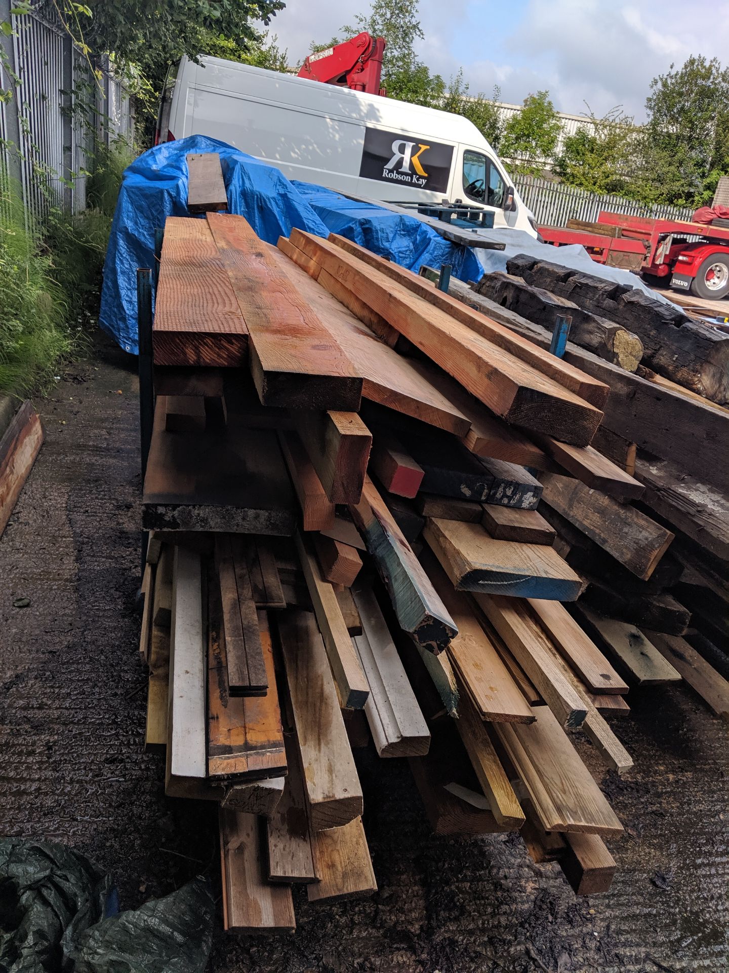 The contents of a pallet of assorted new & reclaimed timber up to 4m in length. NB the stillage is - Image 6 of 8