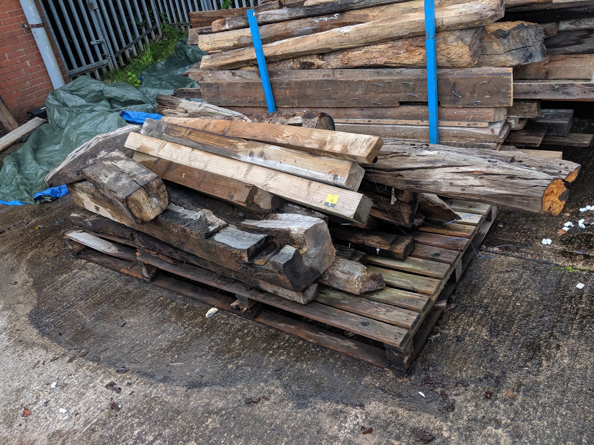 Pallet & contents of reclaimed timber IMPORTANT: Please remember goods successfully bid upon must be - Image 4 of 8