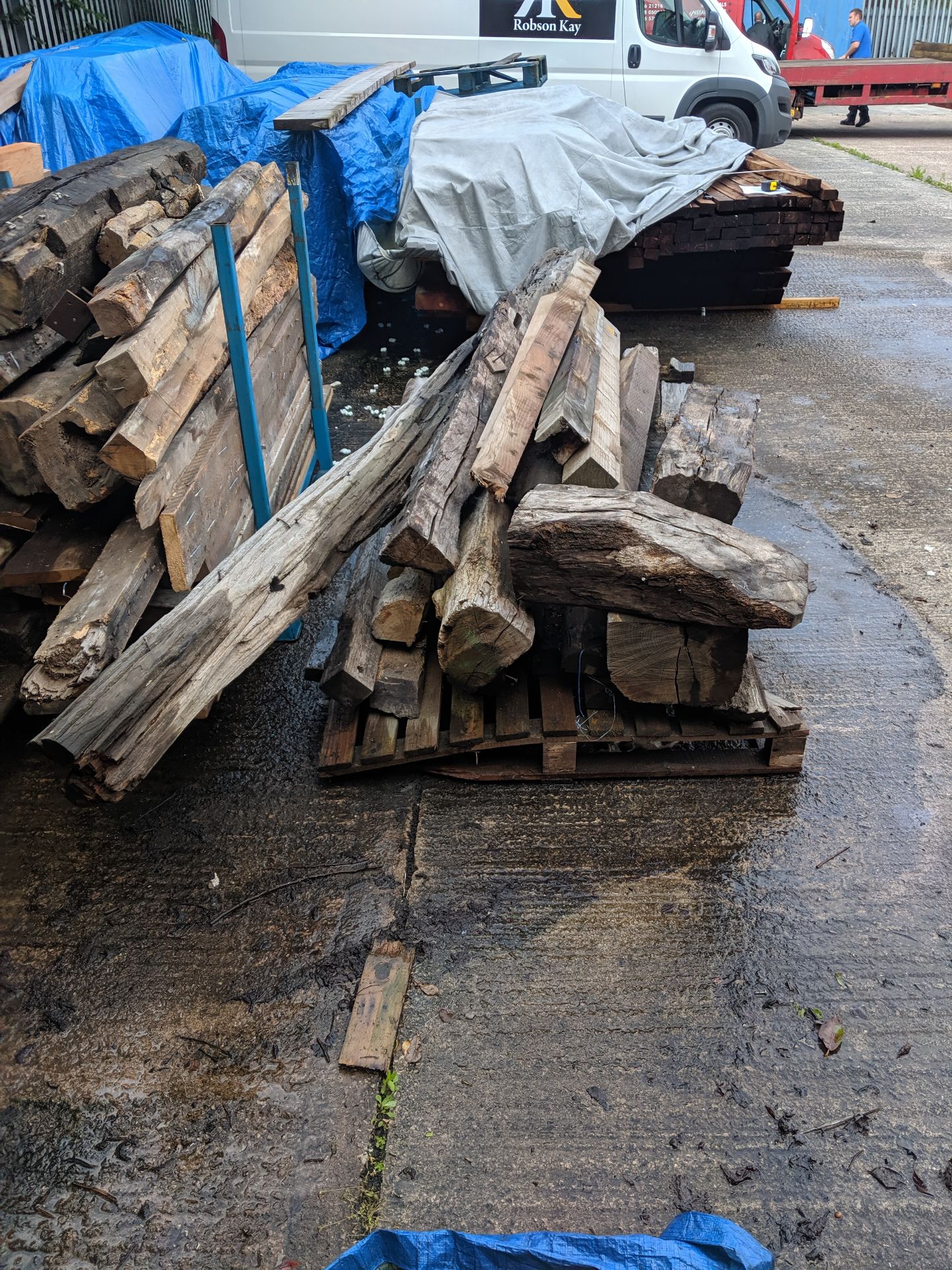 Pallet & contents of reclaimed timber IMPORTANT: Please remember goods successfully bid upon must be - Image 6 of 8