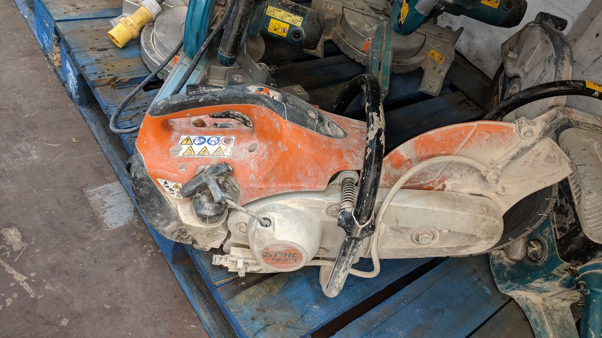 Stihl model TS410 petrol saw IMPORTANT: Please remember goods successfully bid upon must be paid for - Image 3 of 3