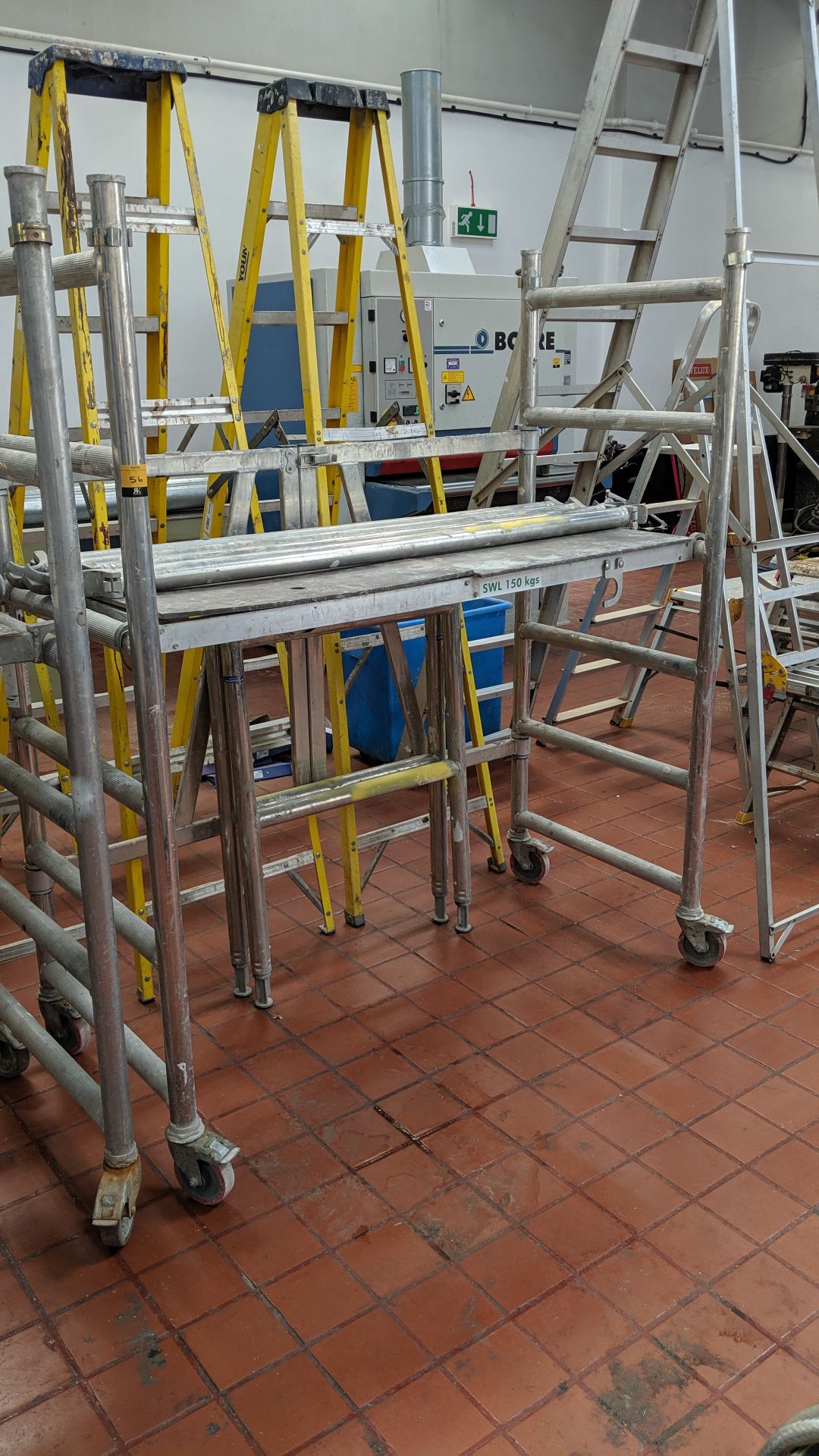Compact mobile folding scaffold platform, comprising tower as assembled/pictured, 2 off extension - Image 2 of 7