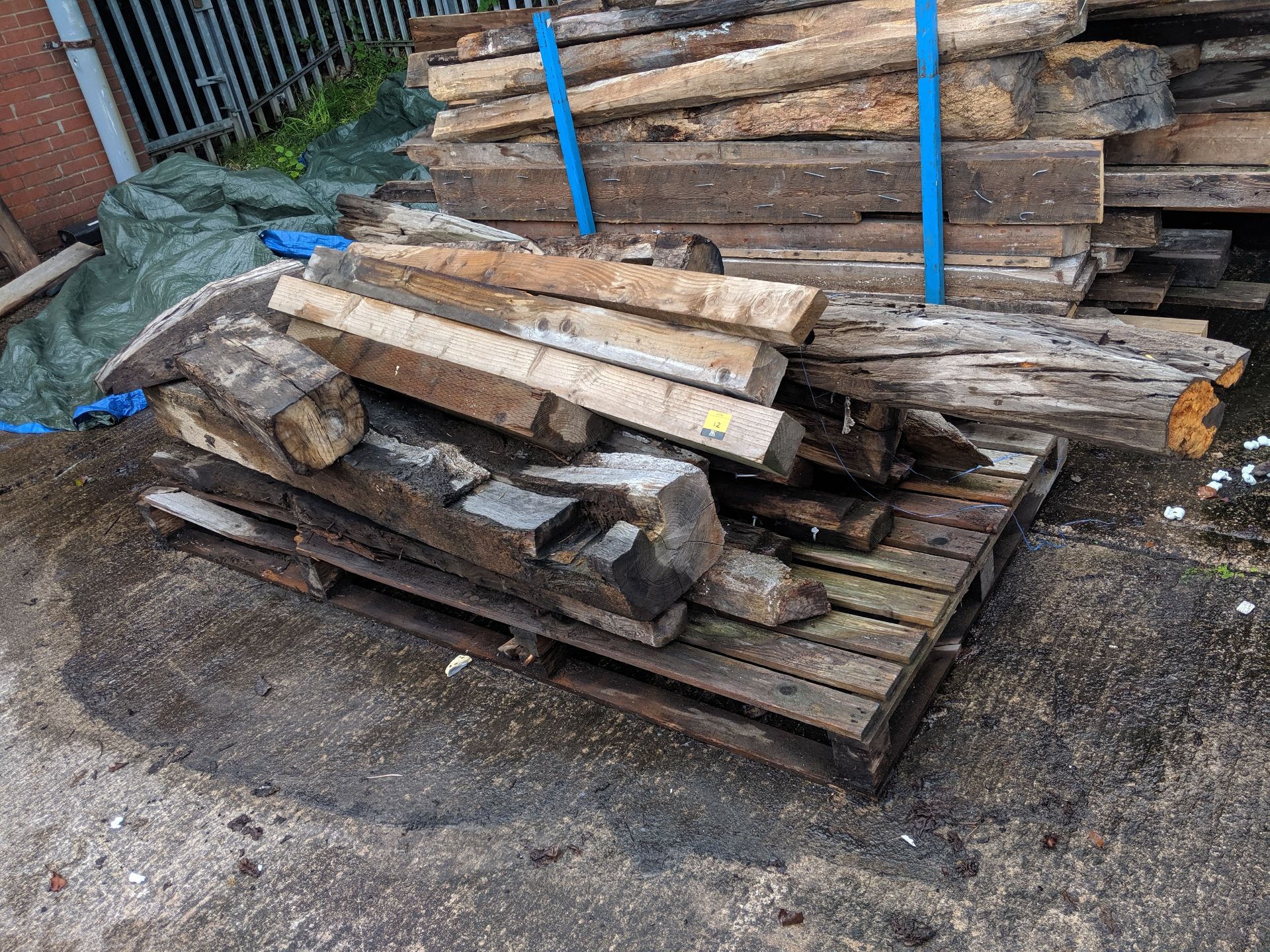 Pallet & contents of reclaimed timber IMPORTANT: Please remember goods successfully bid upon must be - Image 3 of 8