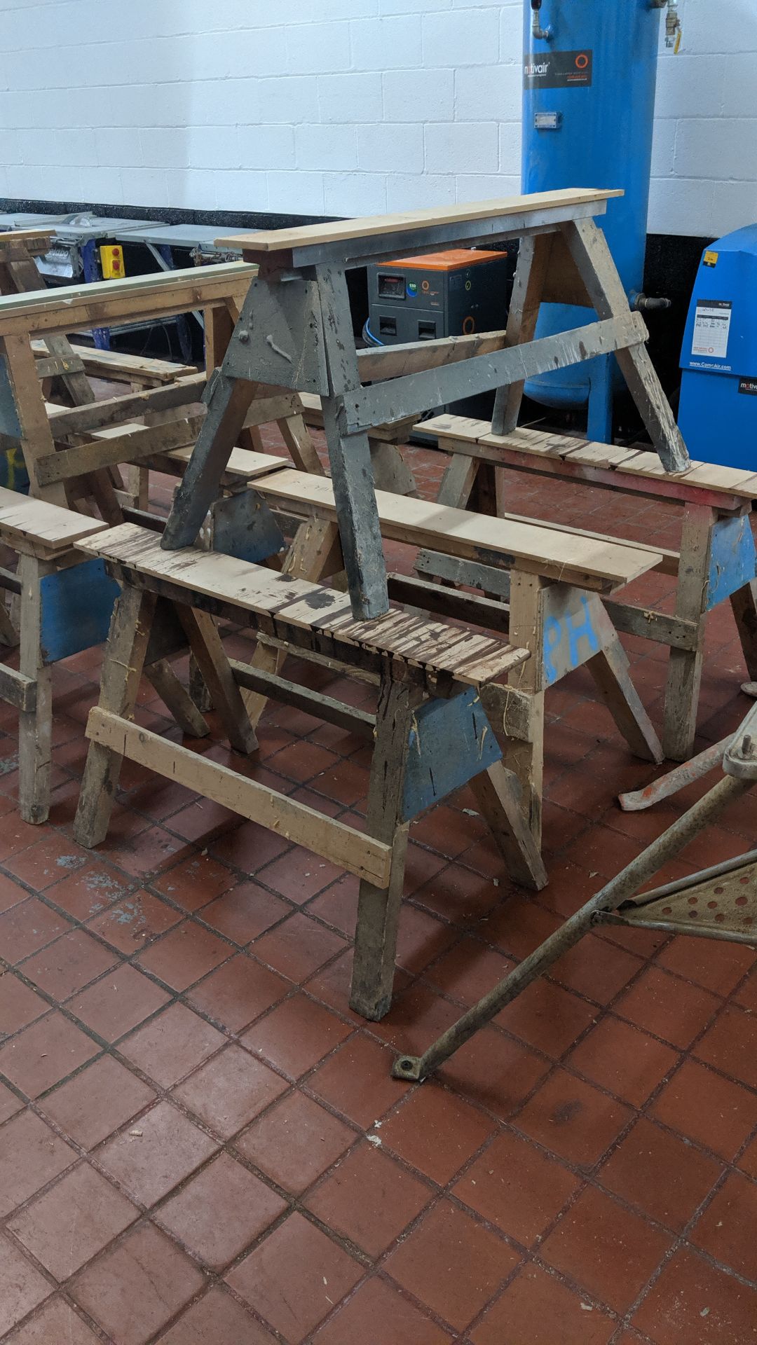 4 off wooden trestles each circa 1100mm x 660mm IMPORTANT: Please remember goods successfully bid - Image 3 of 3