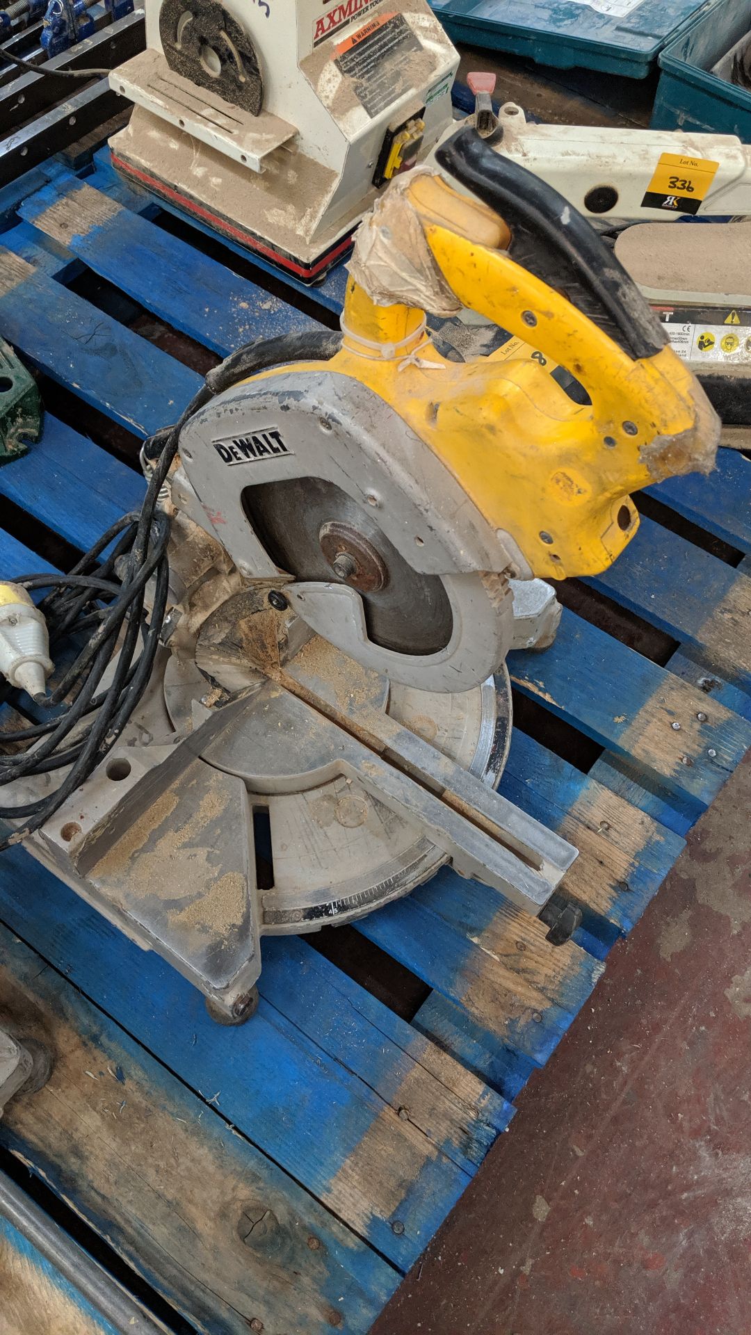 DeWalt 110V mitre saw IMPORTANT: Please remember goods successfully bid upon must be paid for and - Image 2 of 5