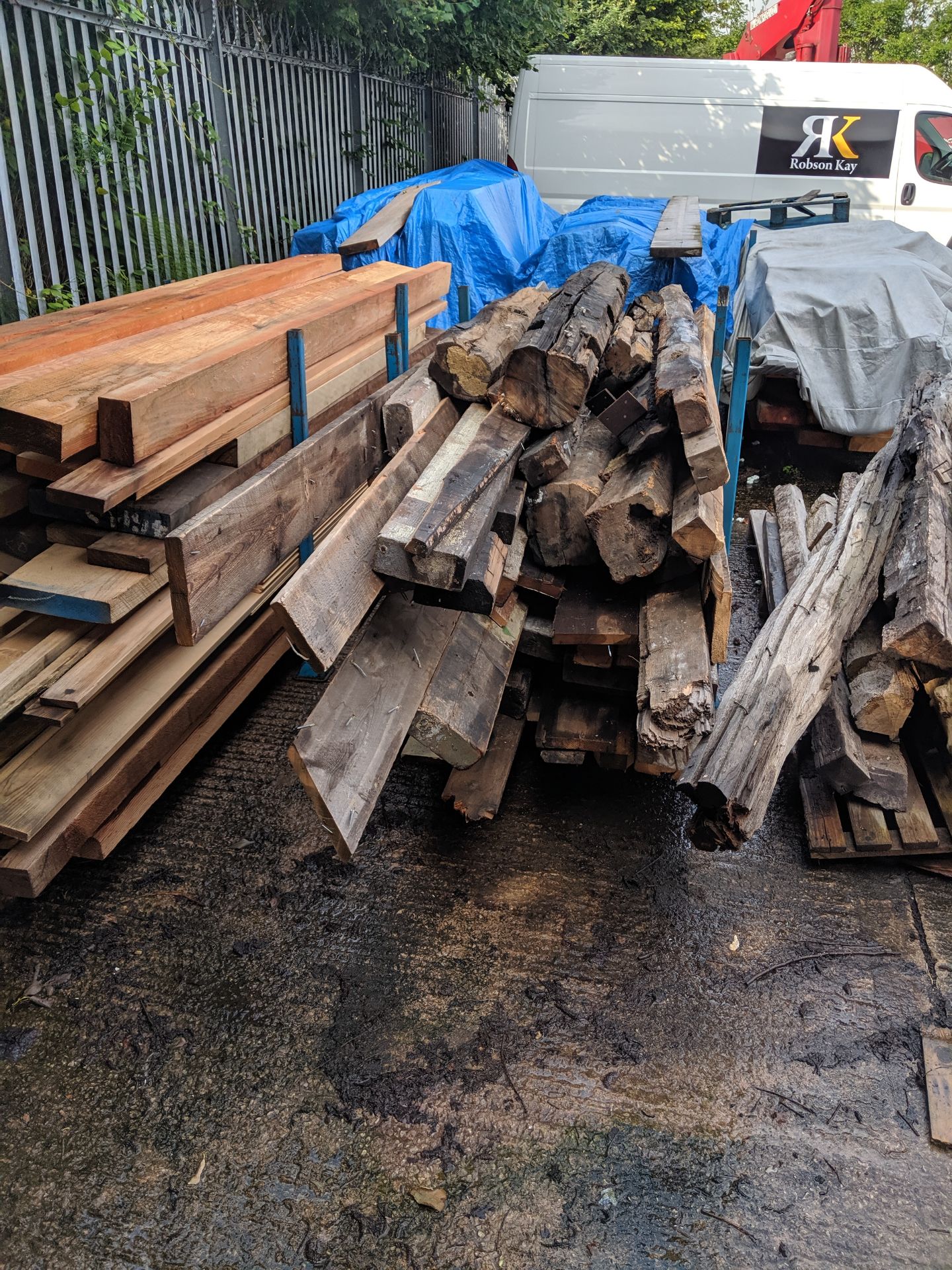 The contents of a pallet of assorted reclaimed timber. NB the stillage is excluded so the - Image 3 of 6