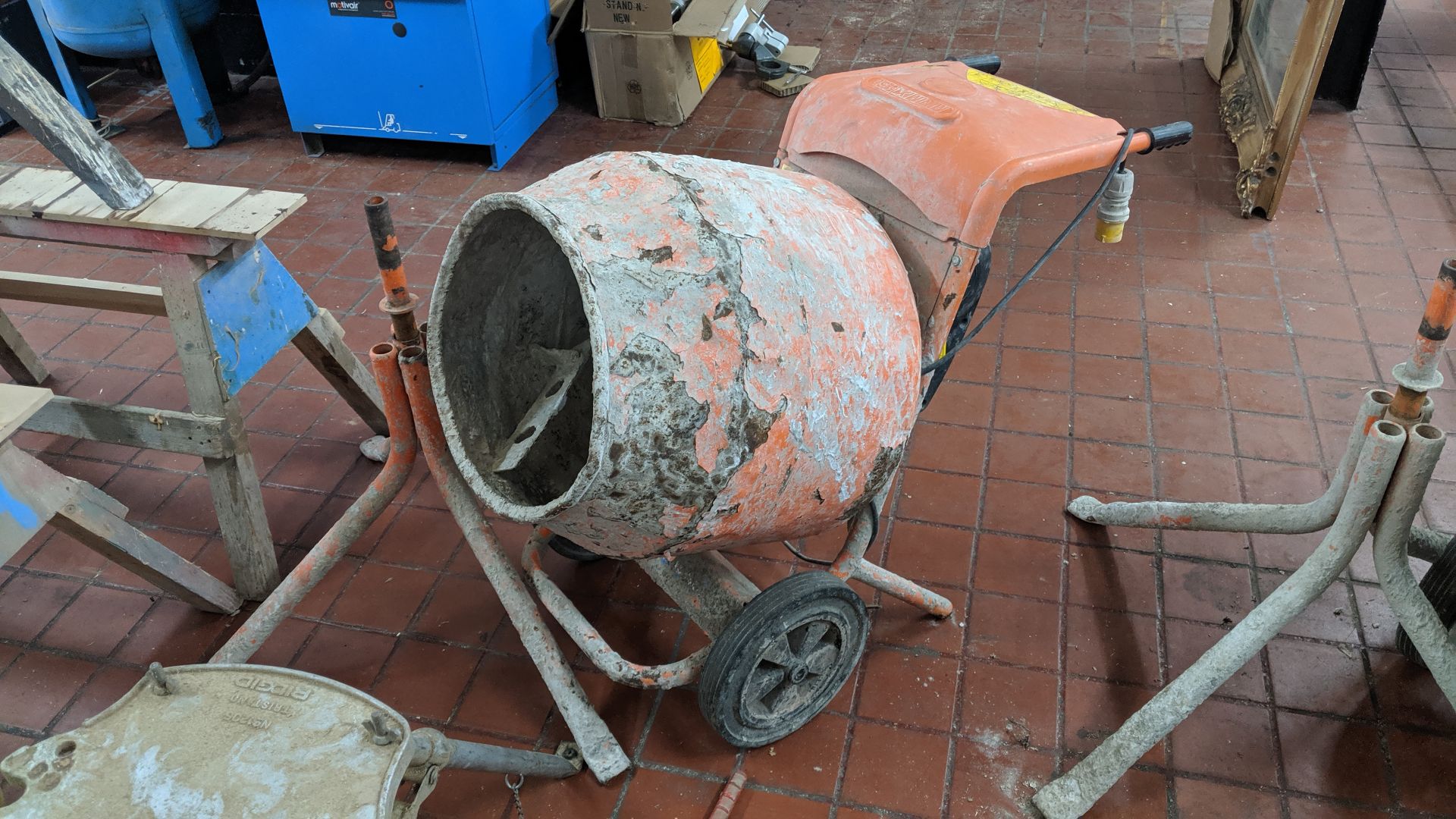 Belle mini mix 150 110V cement mixer, including separate static stand IMPORTANT: Please remember