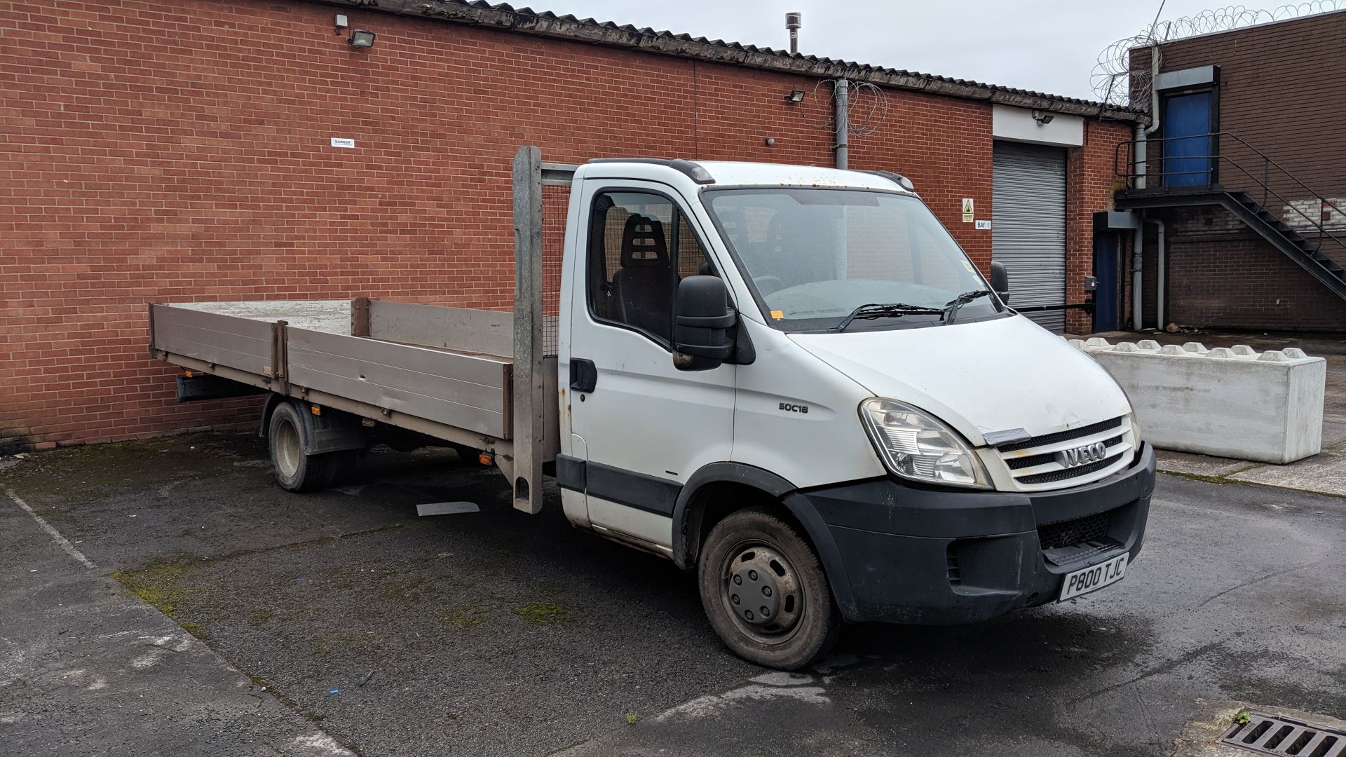 P800 TJC Iveco Daily 50C18 dropside lorry, 2998cc diesel engine. Colour: White. First registered: - Image 6 of 22