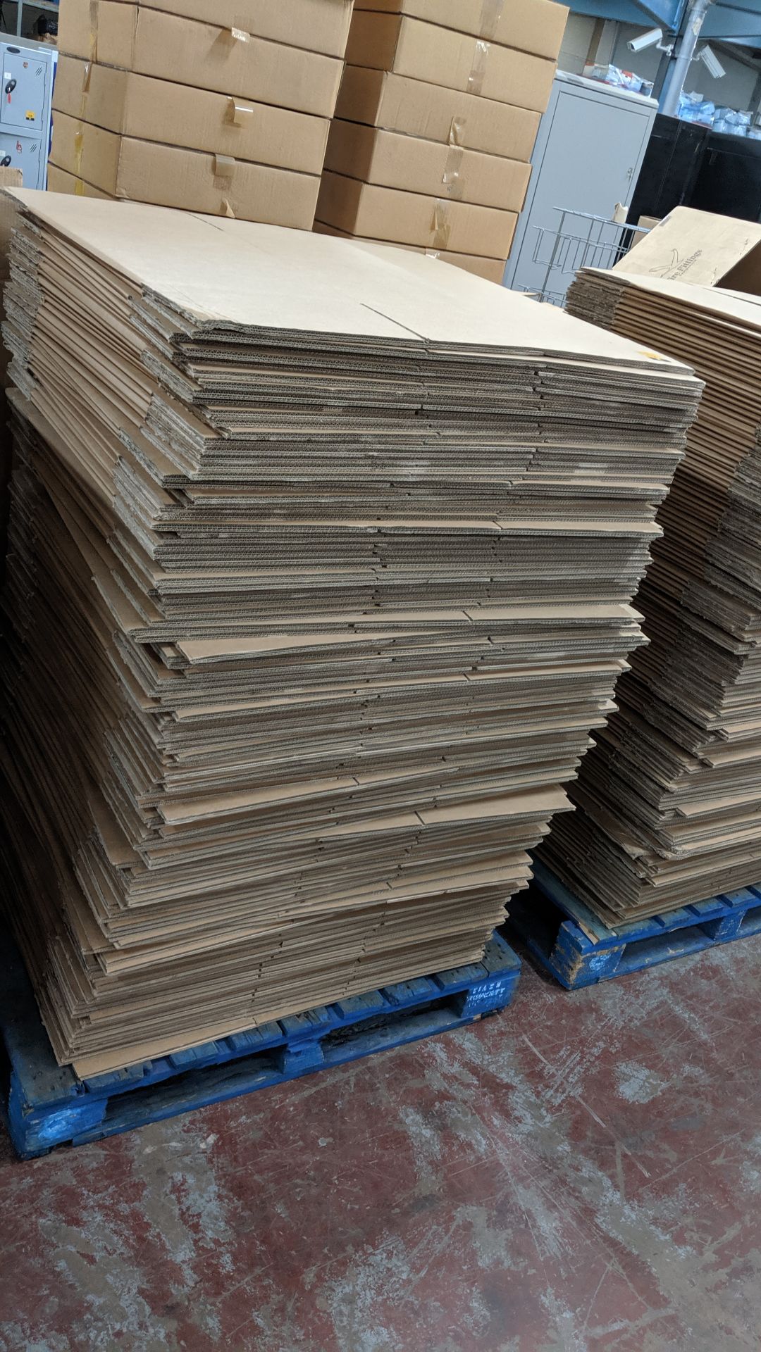 Approx. 100 cardboard boxes, each measuring approx. 620mm x 390mm x 520mm - this lot consists of the - Image 3 of 3