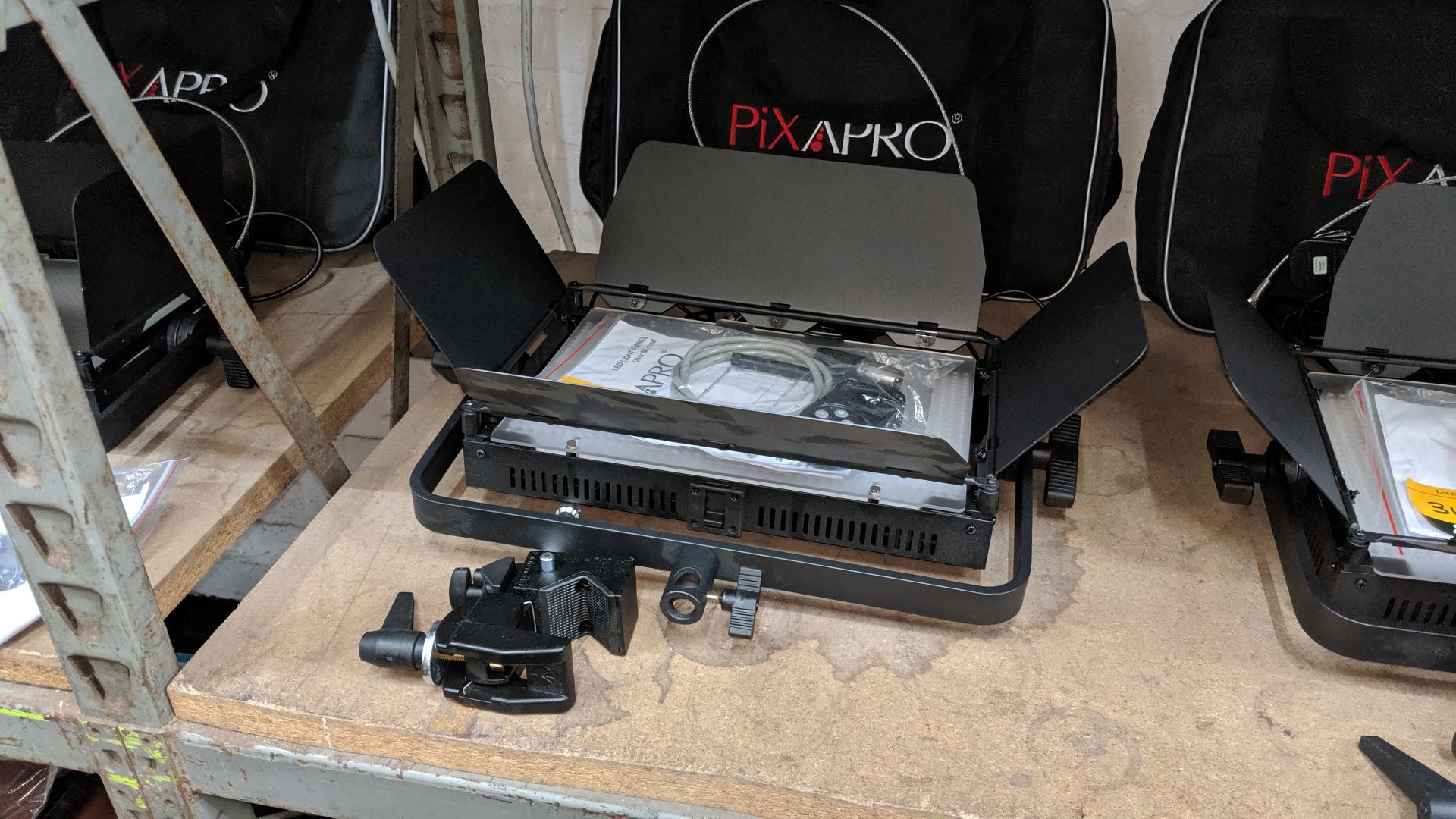 Pixapro VNIX LED 1000B 64w studio lamp including hinged shutters, mounting frame, mounting - Image 3 of 3