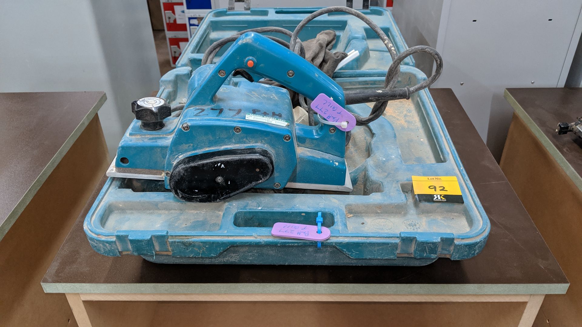 Makita 1923H 110v electric planer in case. This lot represents one of a small number of residual