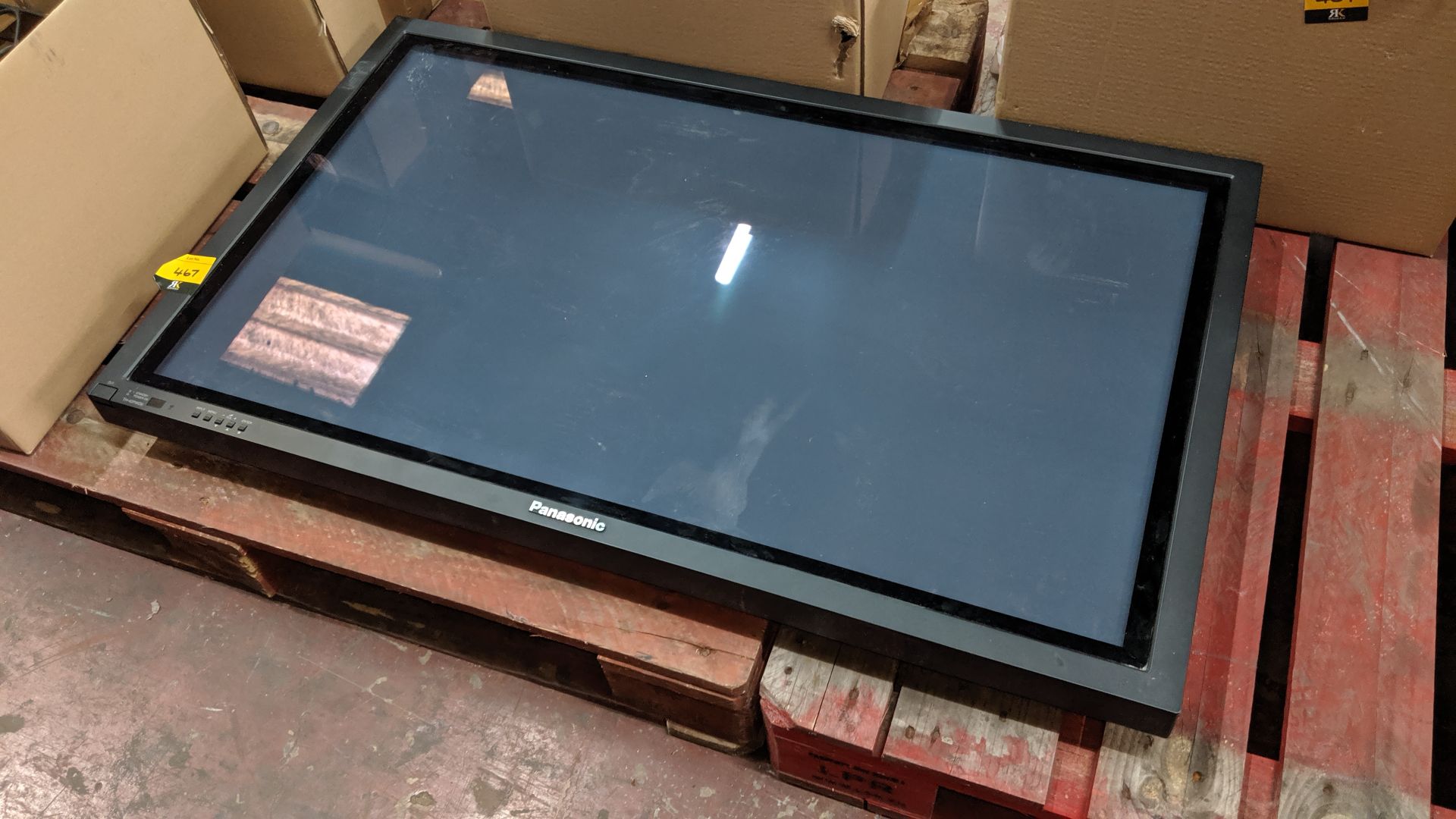 Panasonic 42" plasma TV model TH-42PWD6. This is one of a large number of lots being sold on - Image 3 of 3