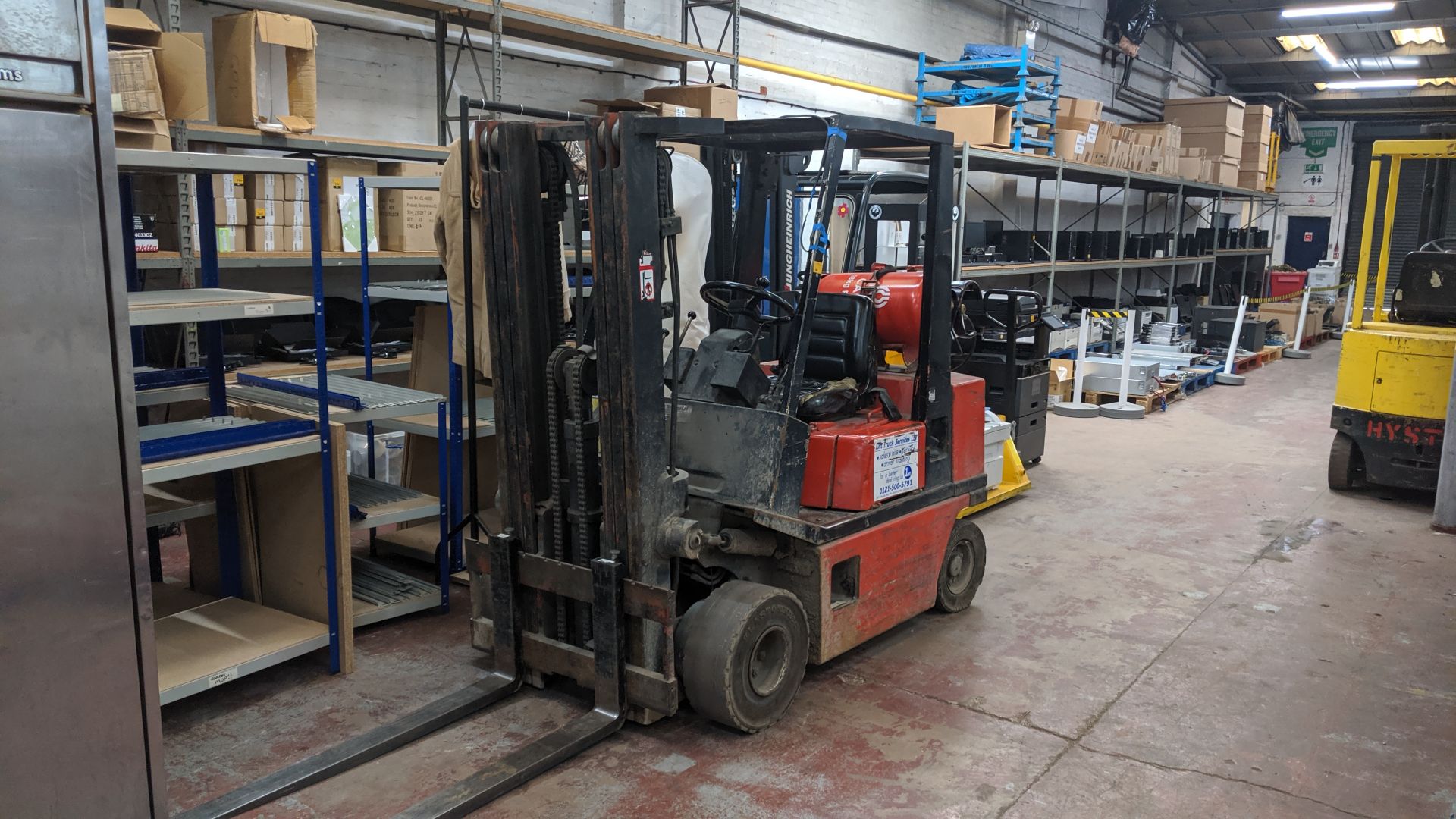 Nissan gas forklift truck - Image 3 of 16