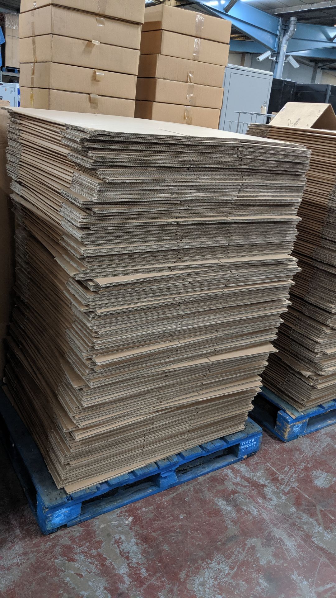 Approx. 100 cardboard boxes, each measuring approx. 620mm x 390mm x 520mm - this lot consists of the - Image 2 of 3