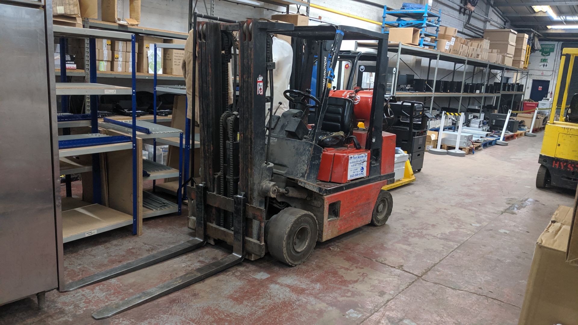 Nissan gas forklift truck