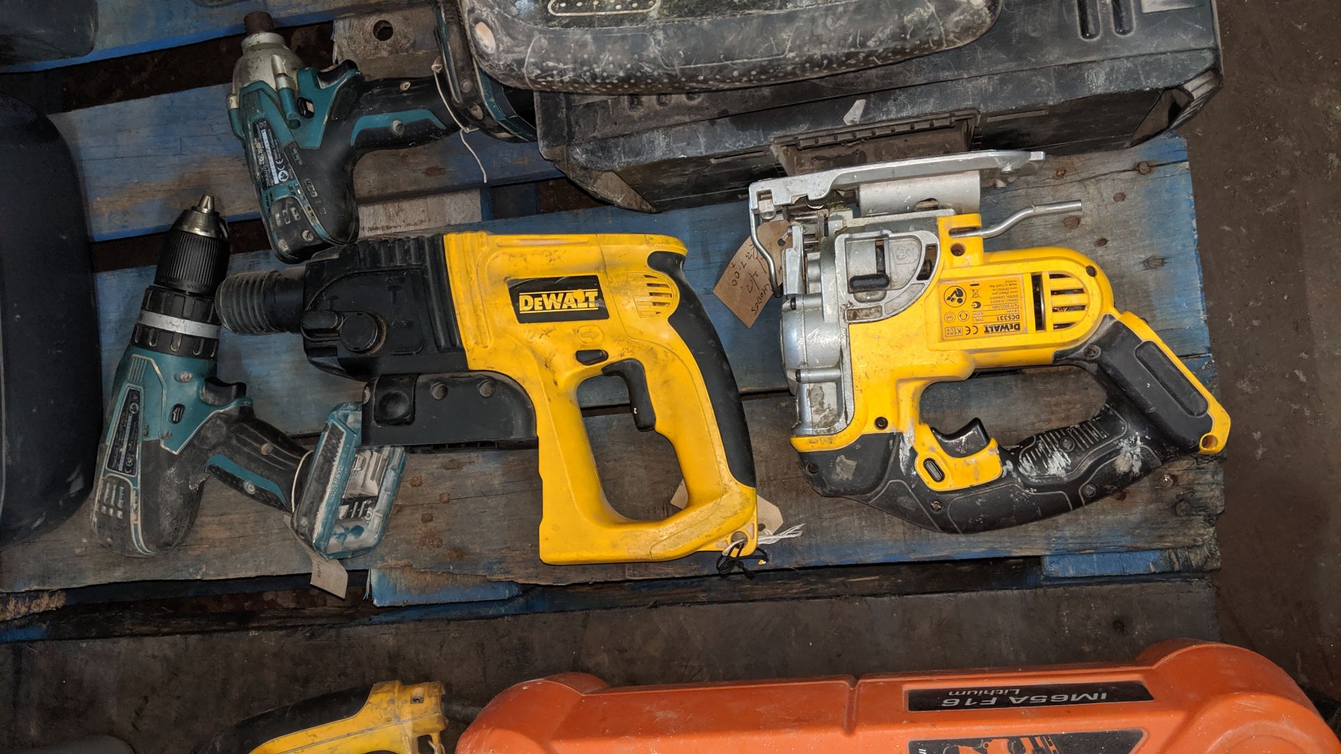 Contents of a pallet of assorted power tools. This is one of a number of lots that relate to a power - Image 3 of 8