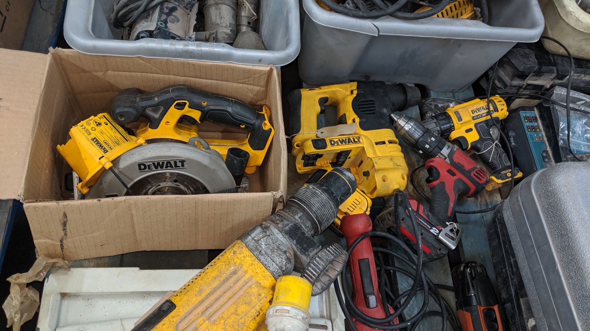 Contents of a pallet of assorted power tools. This is one of a number of lots that relate to a power - Image 4 of 9