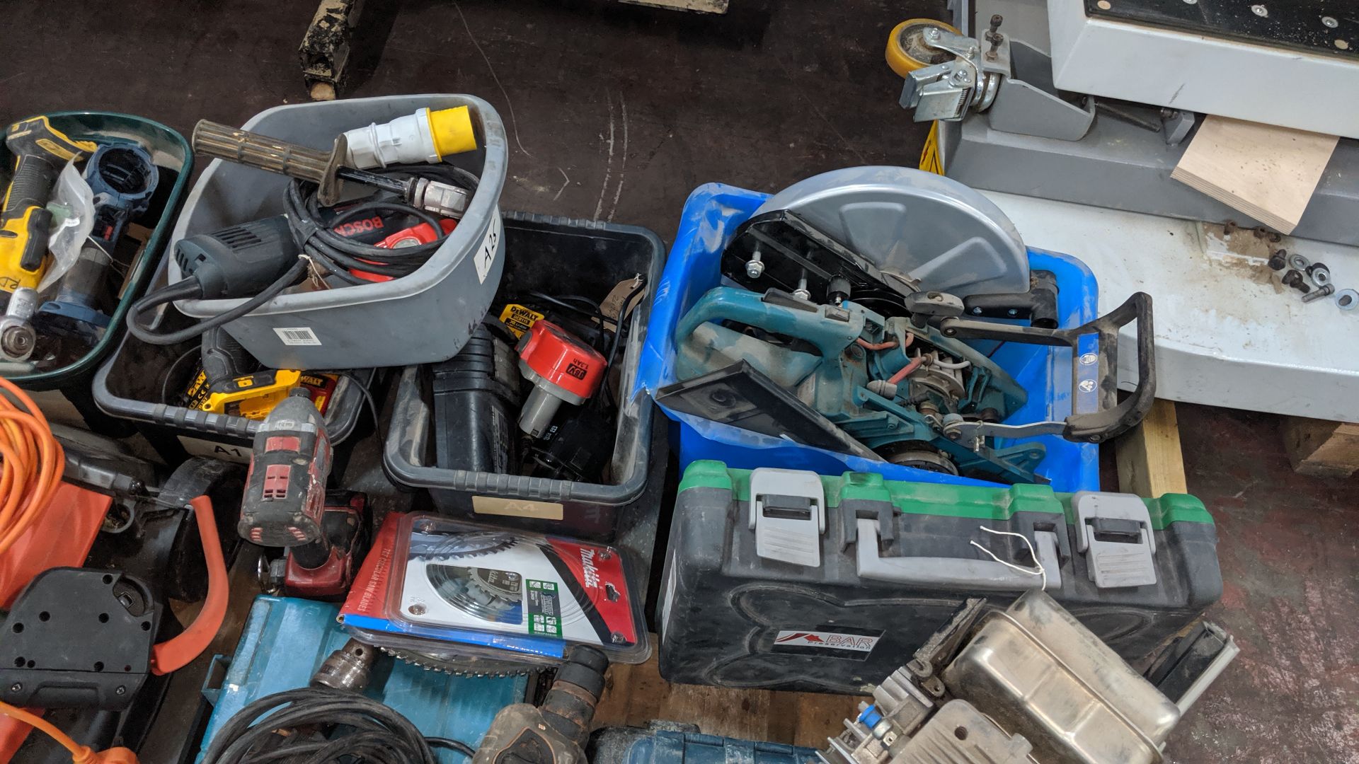 Contents of a pallet of assorted power tools. This is one of a number of lots that relate to a power - Image 7 of 8