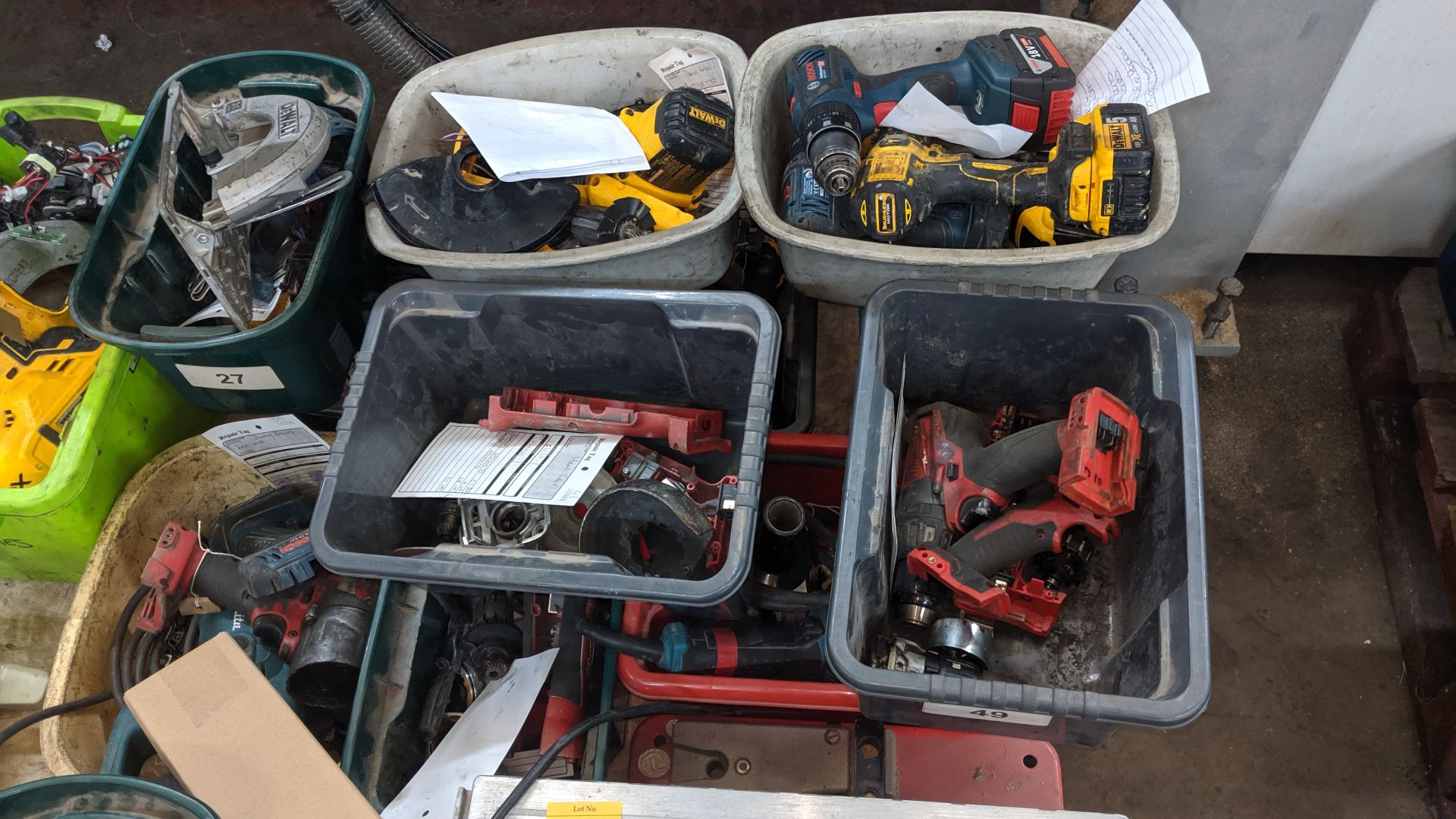 Contents of a pallet of assorted power tools. This is one of a number of lots that relate to a power - Image 7 of 9