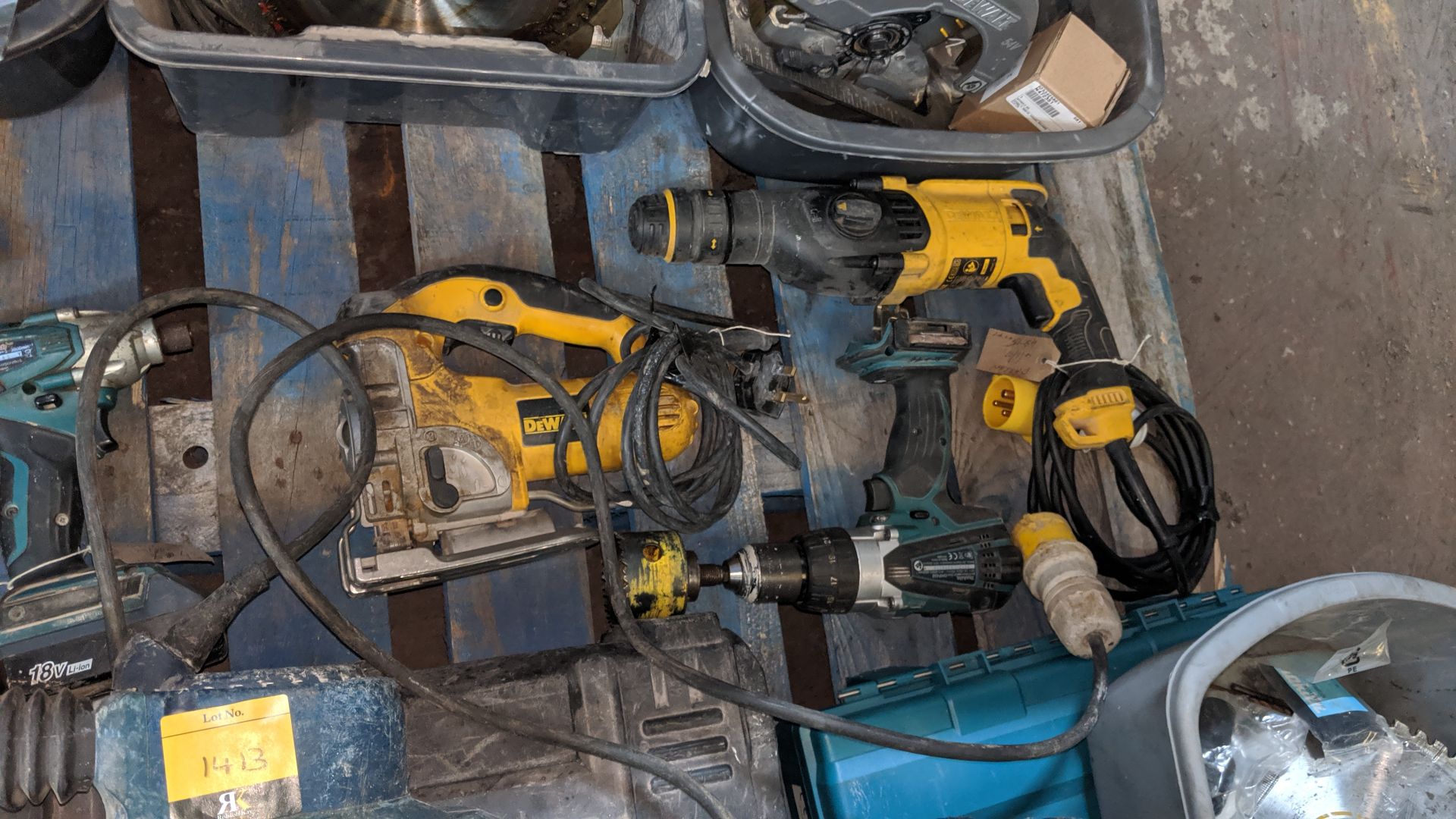 Contents of a pallet of assorted power tools. This is one of a number of lots that relate to a power - Image 6 of 8