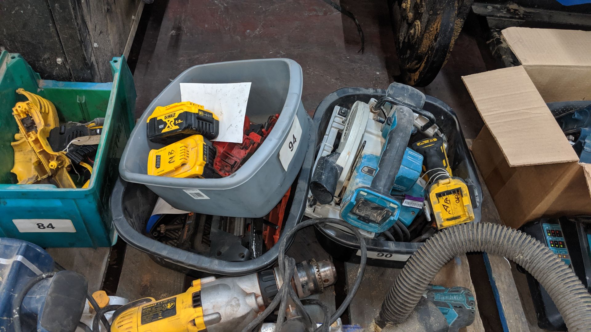 Contents of a pallet of assorted power tools. This is one of a number of lots that relate to a power - Image 6 of 8