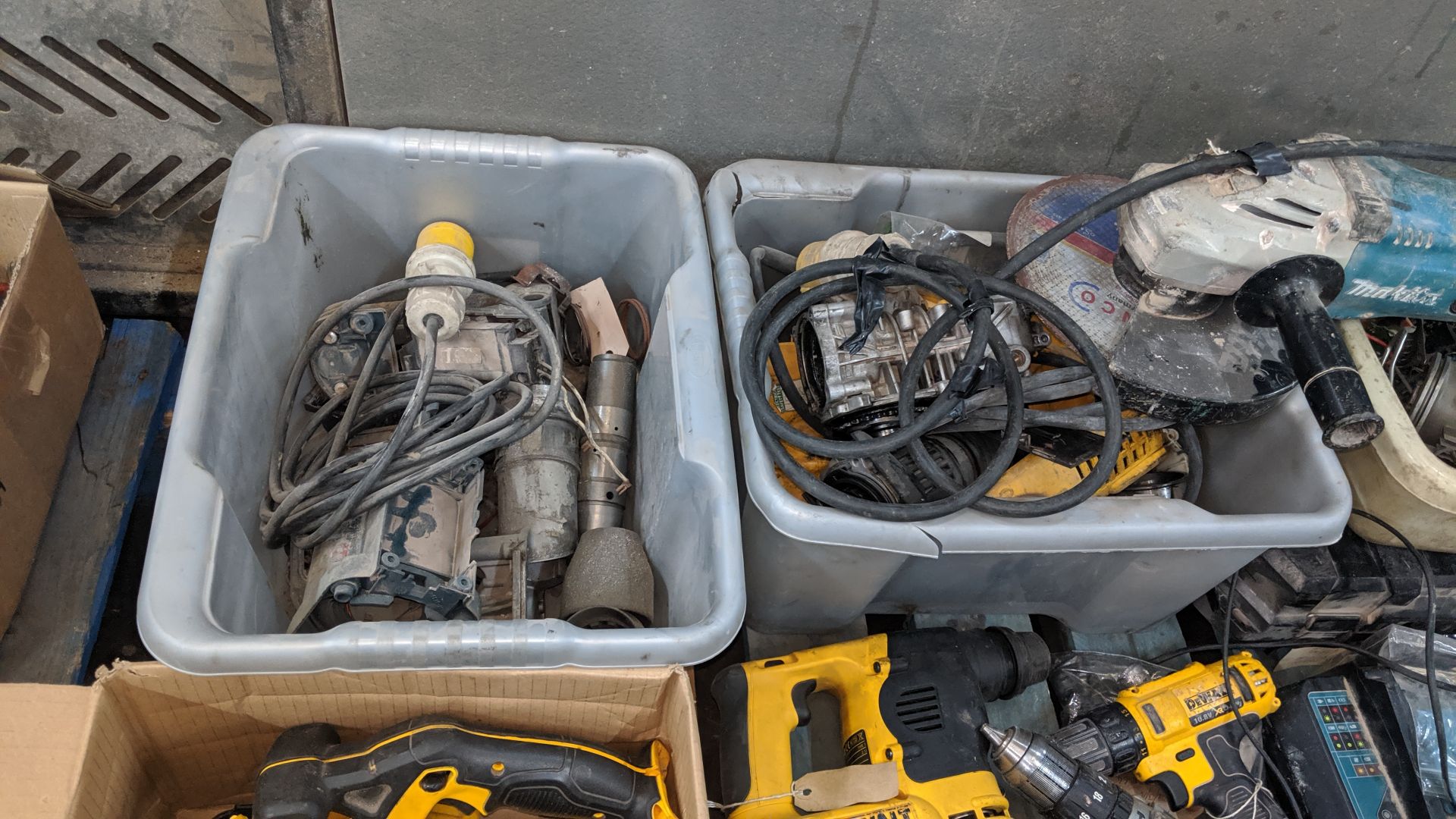 Contents of a pallet of assorted power tools. This is one of a number of lots that relate to a power - Image 5 of 9