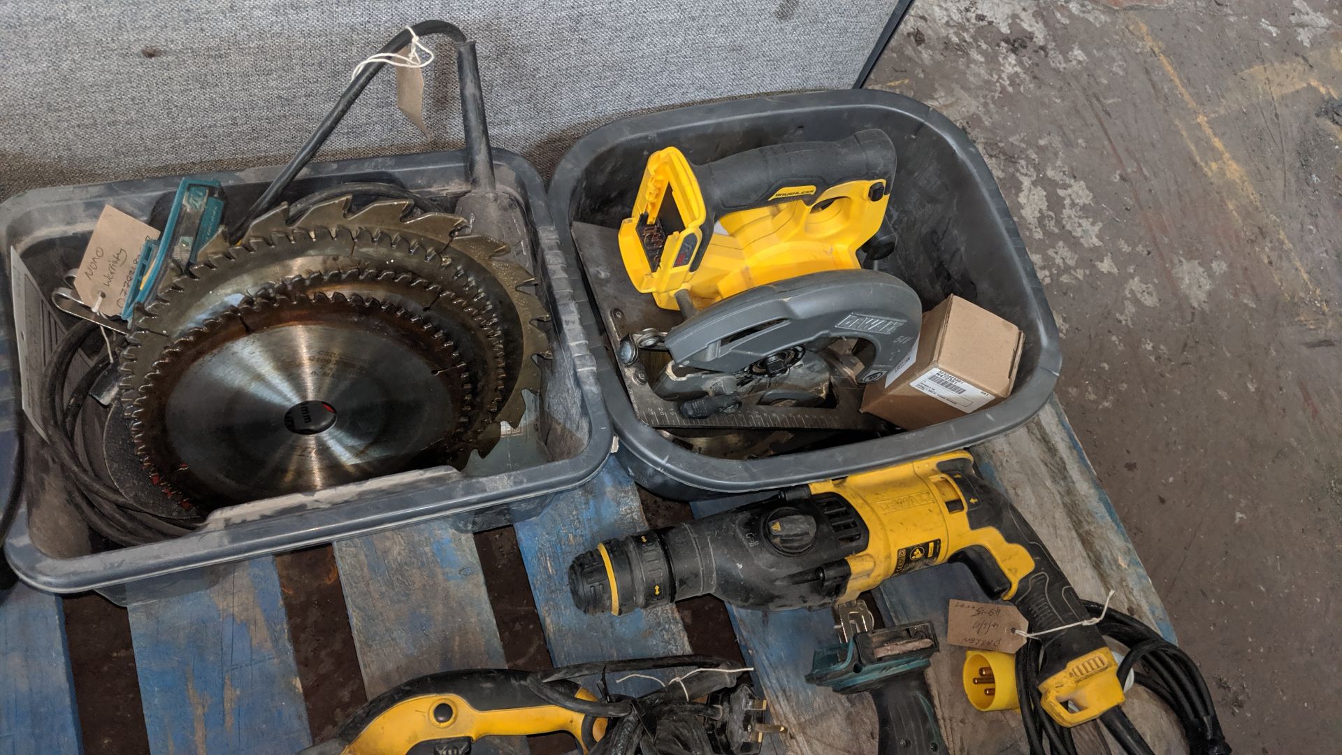 Contents of a pallet of assorted power tools. This is one of a number of lots that relate to a power - Image 7 of 8