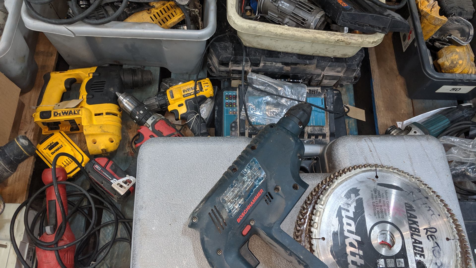 Contents of a pallet of assorted power tools. This is one of a number of lots that relate to a power - Image 7 of 9