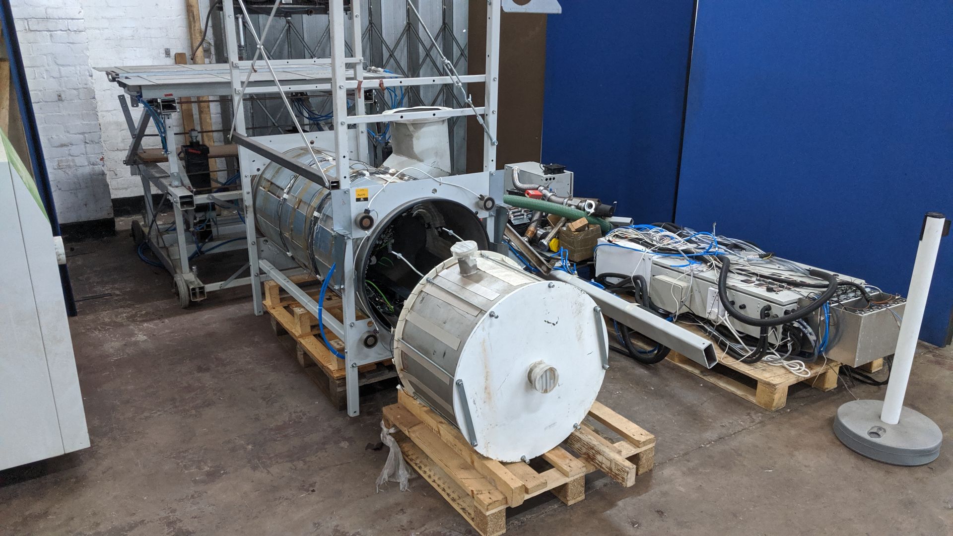 2018 Vacuum Chamber & Loading Table. This machine was purchased new for £55,390 plus VAT - Image 2 of 22