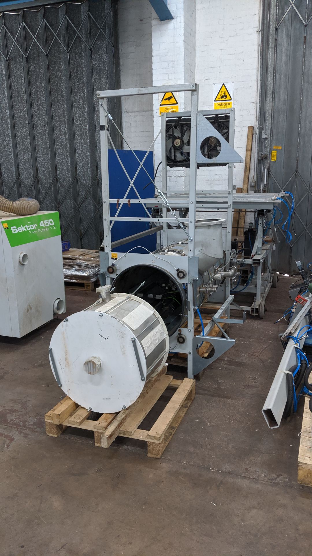 2018 Vacuum Chamber & Loading Table. This machine was purchased new for £55,390 plus VAT - Image 3 of 22