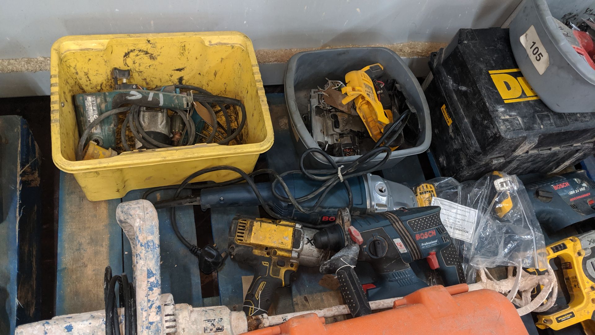 Contents of a pallet of assorted power tools. This is one of a number of lots that relate to a power - Image 5 of 8